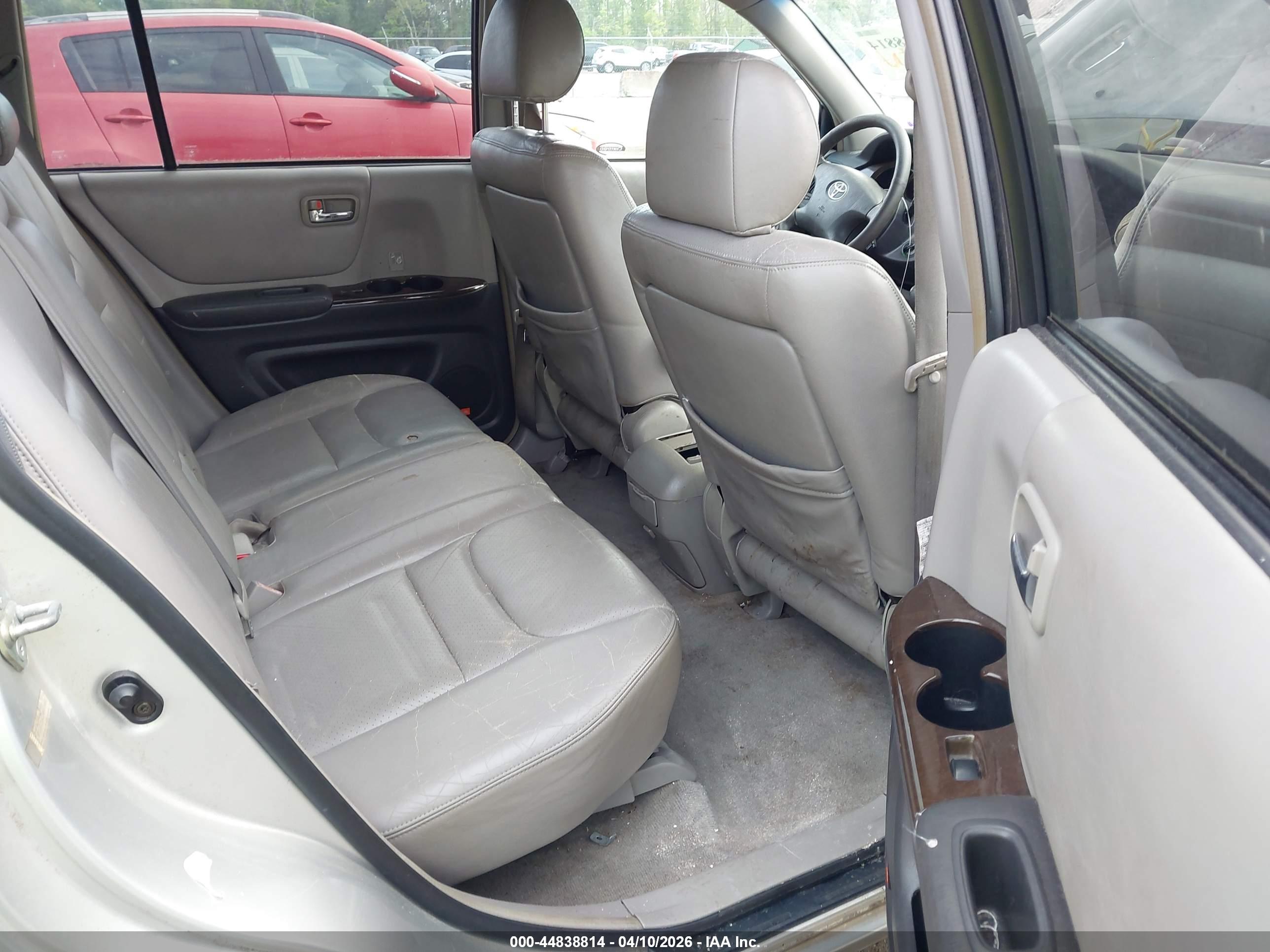 TOYOTA HIGHLANDER image 8