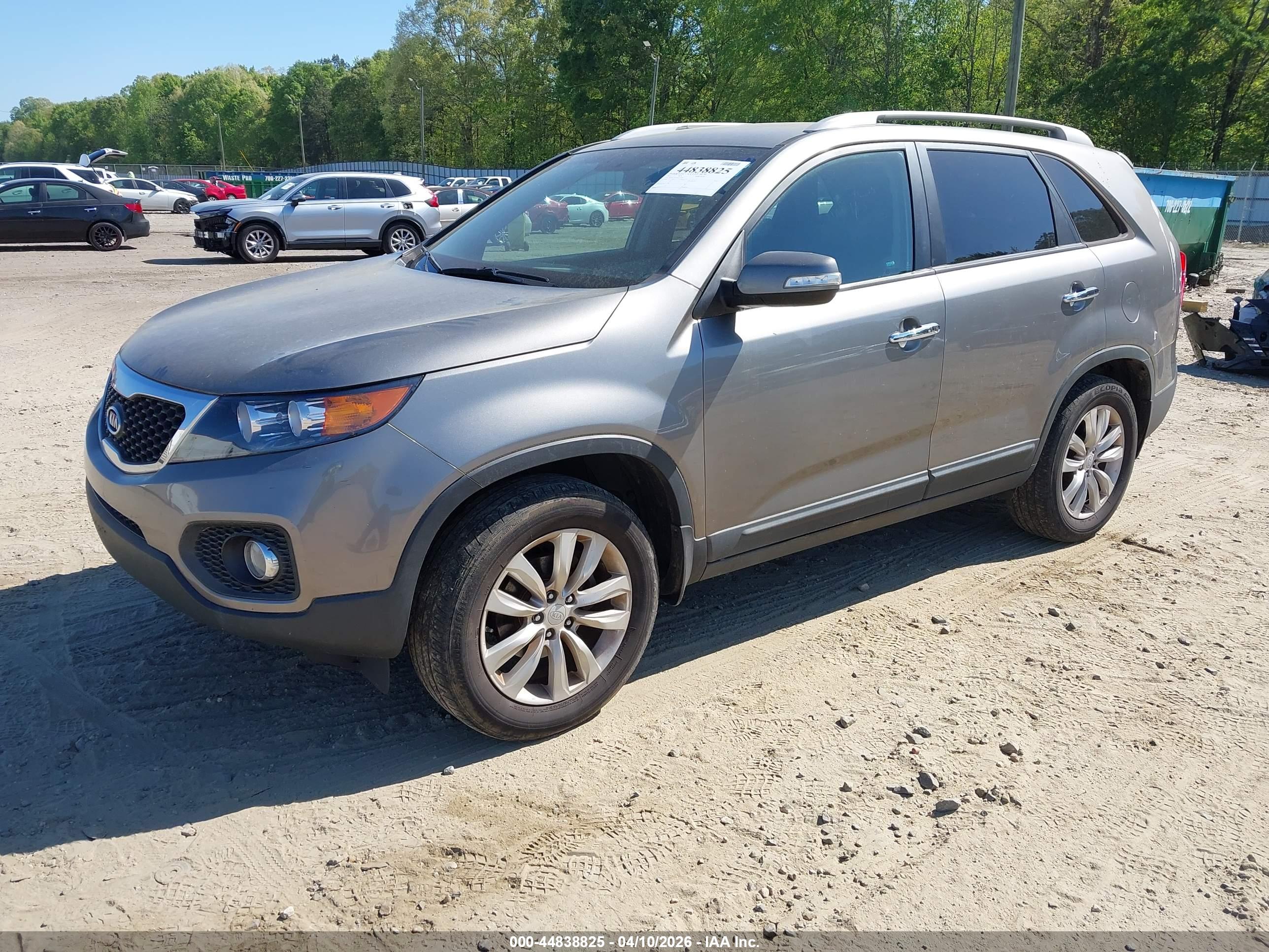 KIA SORENTO image 2