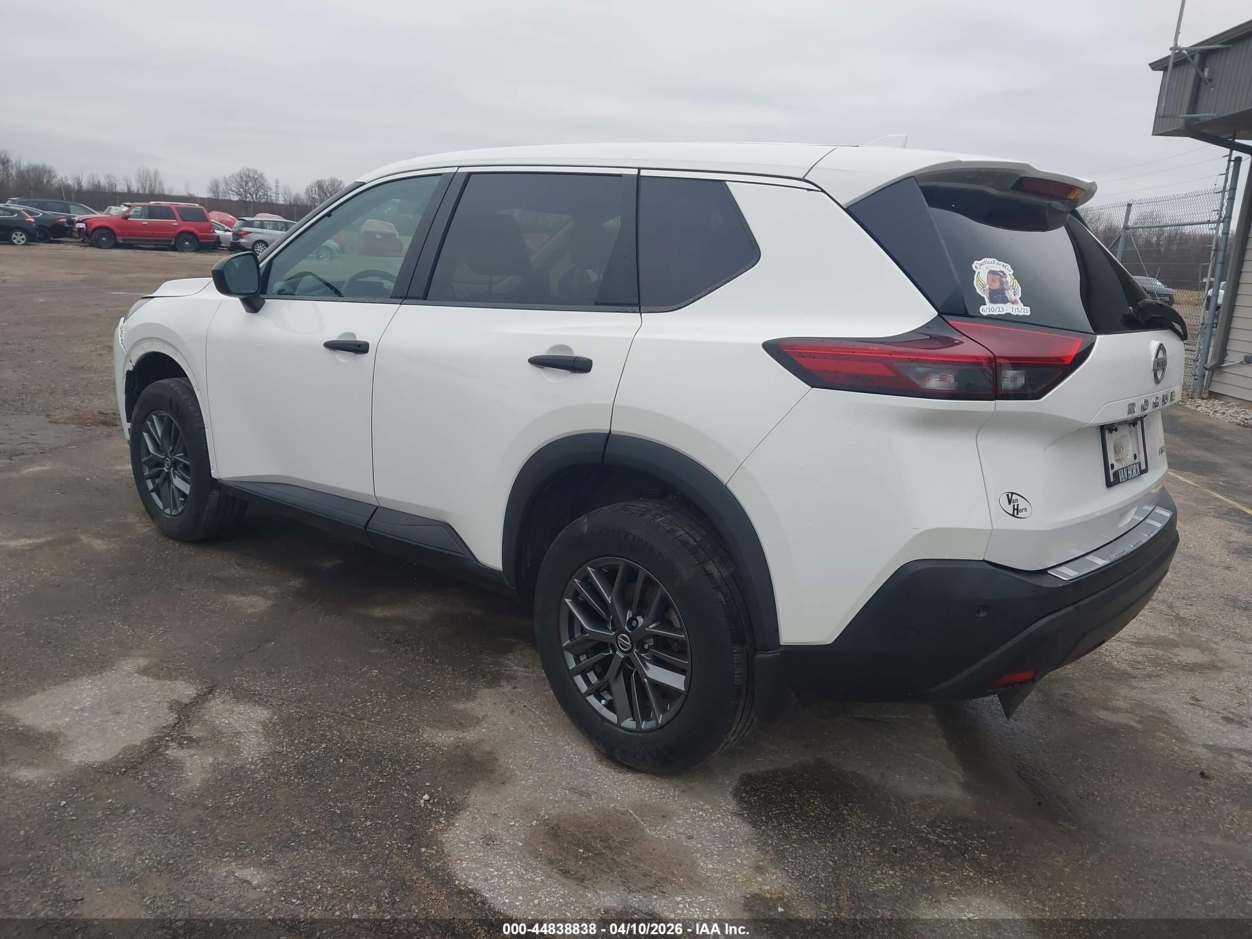 NISSAN ROGUE image 3