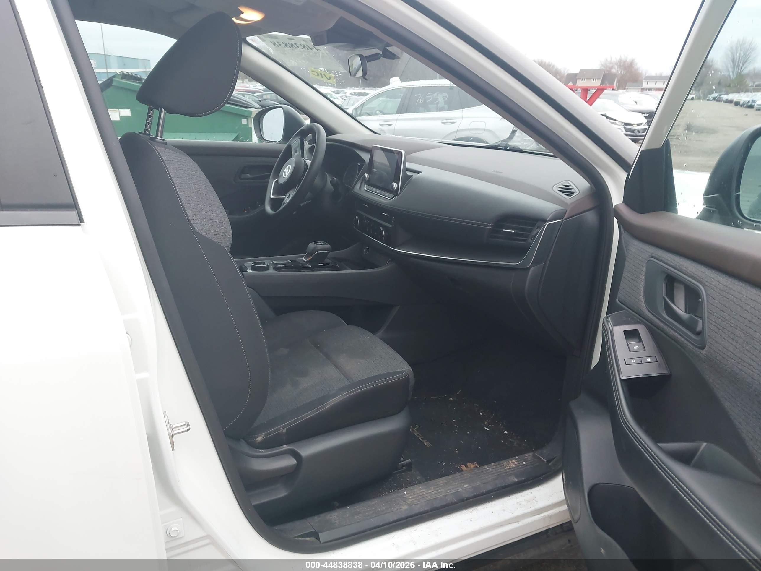 NISSAN ROGUE image 5