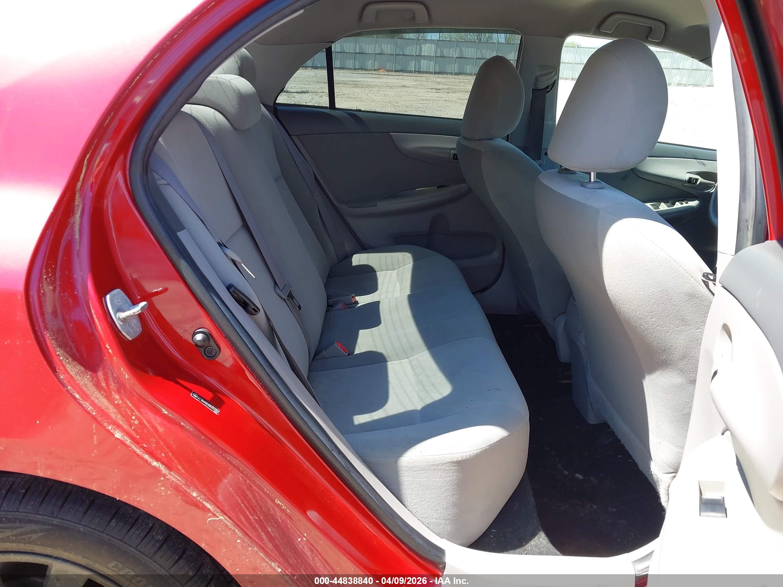 TOYOTA COROLLA image 8