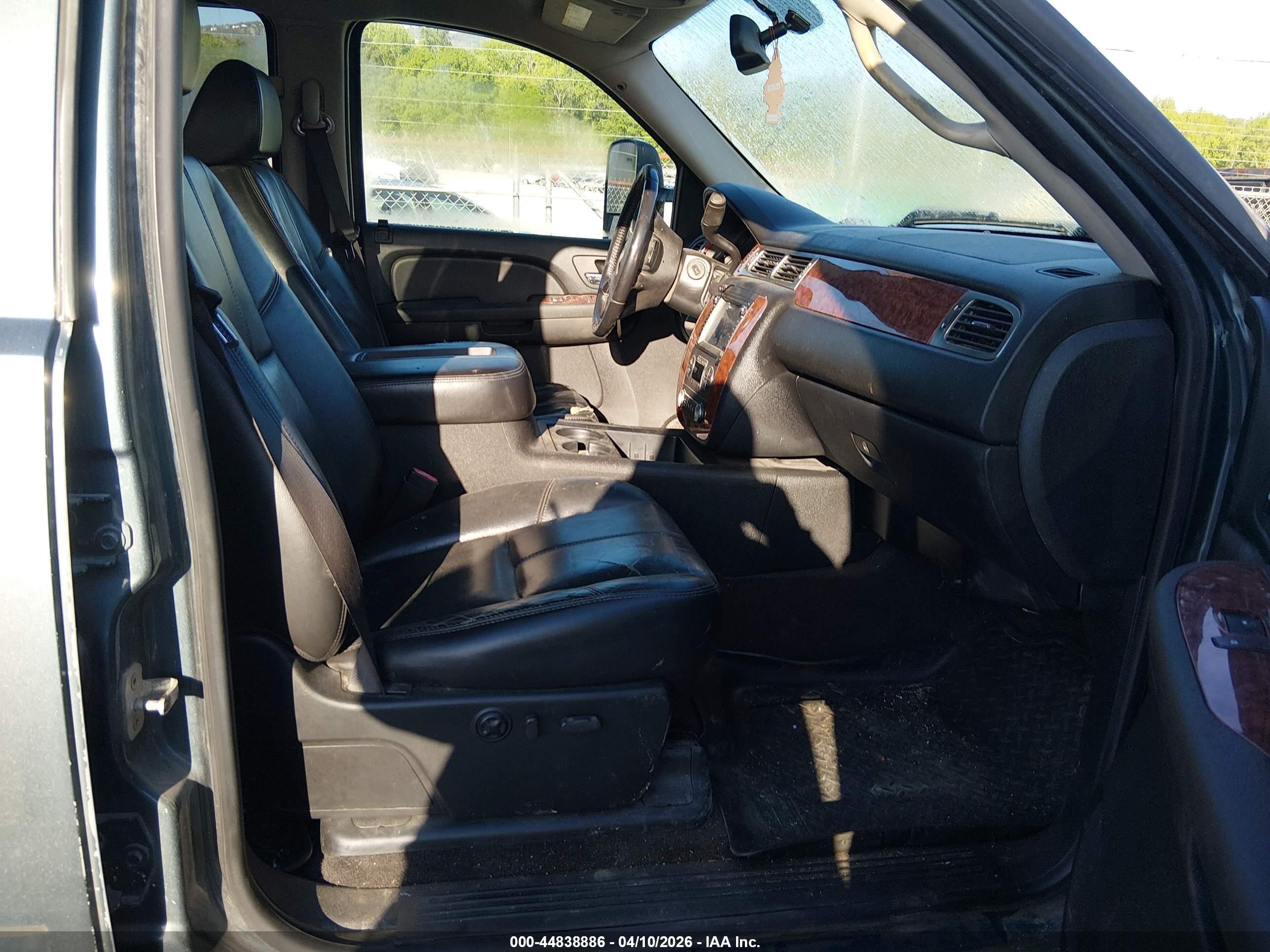 CHEVROLET SILVERADO image 5