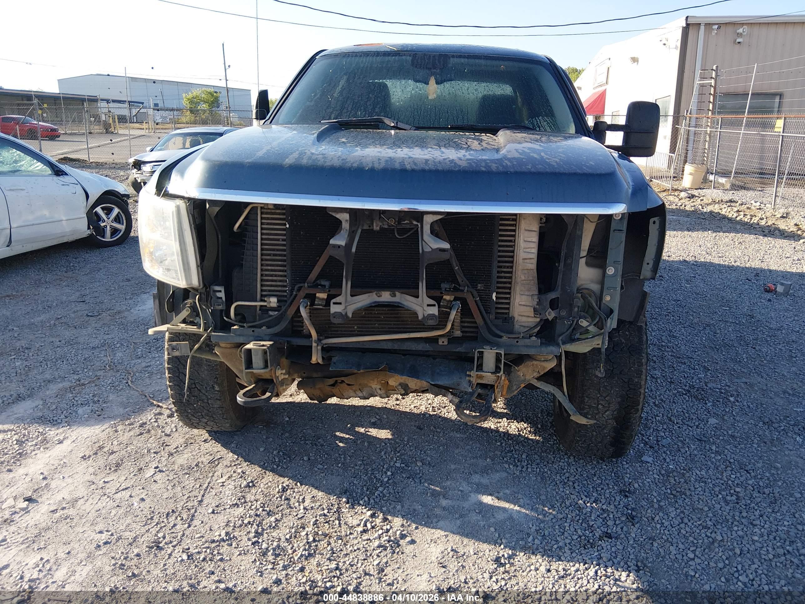 CHEVROLET SILVERADO image 6