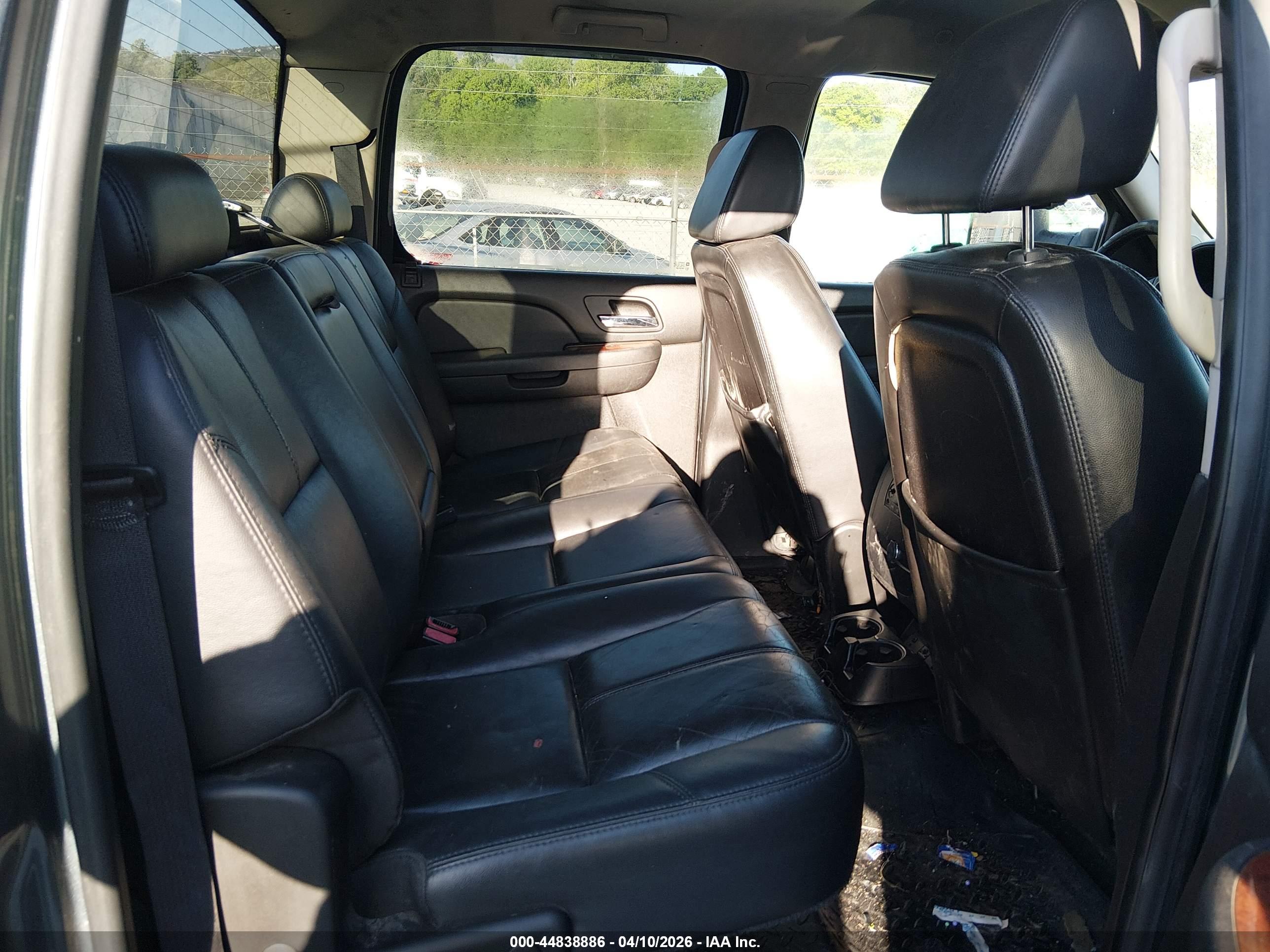 CHEVROLET SILVERADO image 8