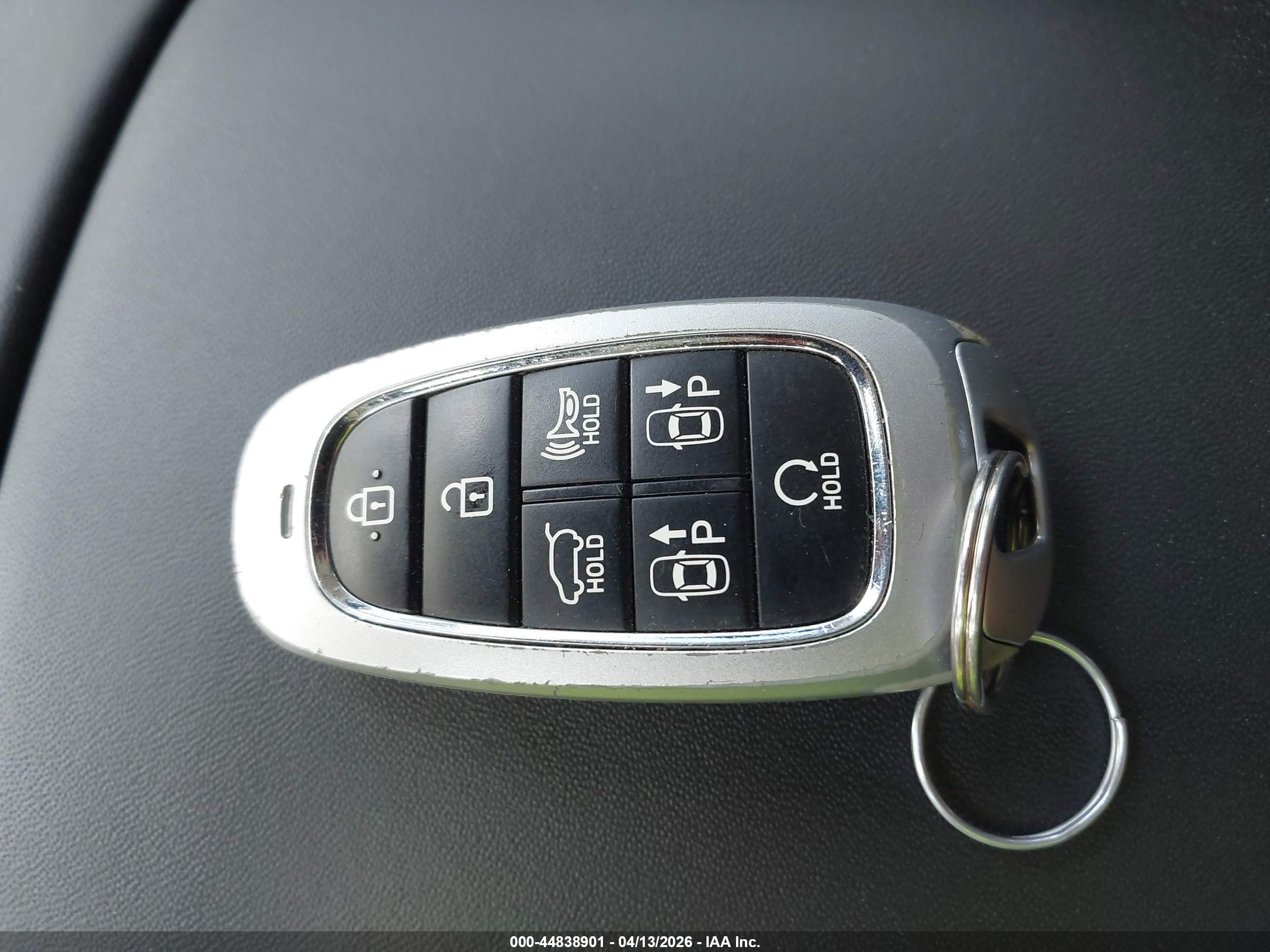 HYUNDAI SANTA image 11
