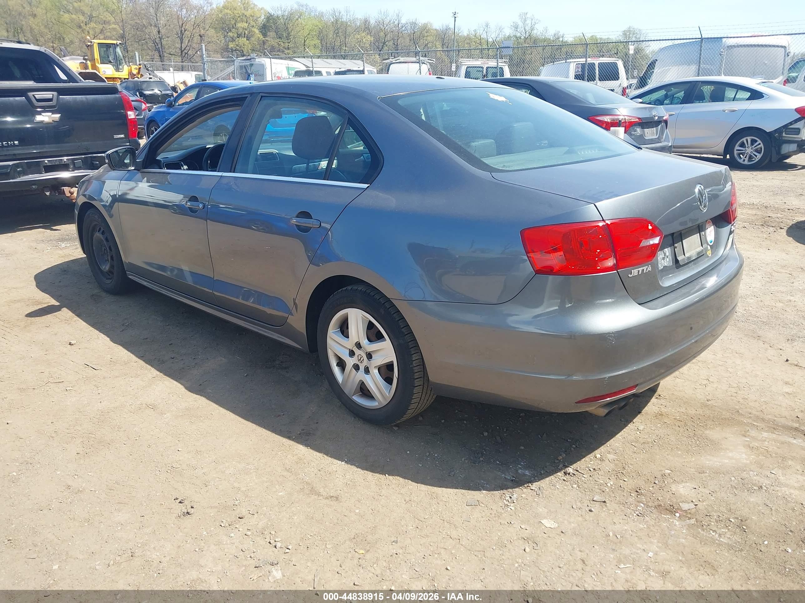 VOLKSWAGEN JETTA image 3