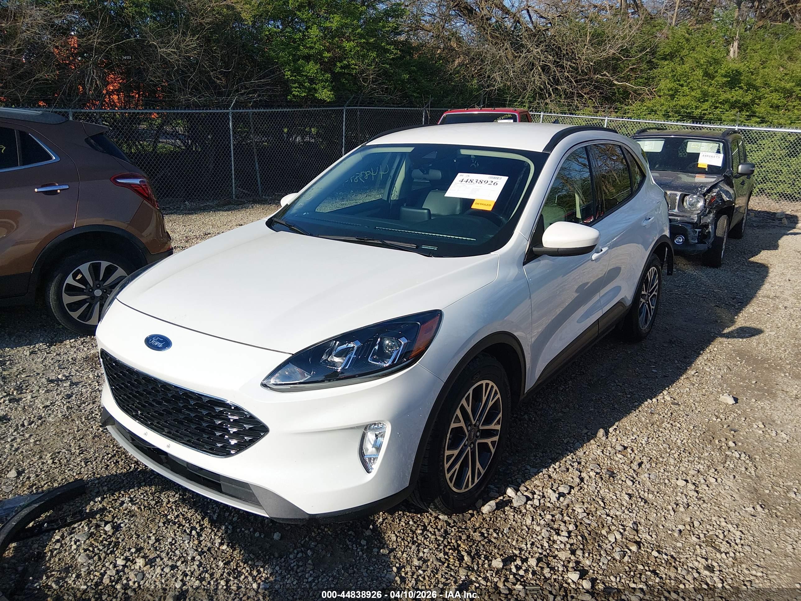 FORD ESCAPE image 2