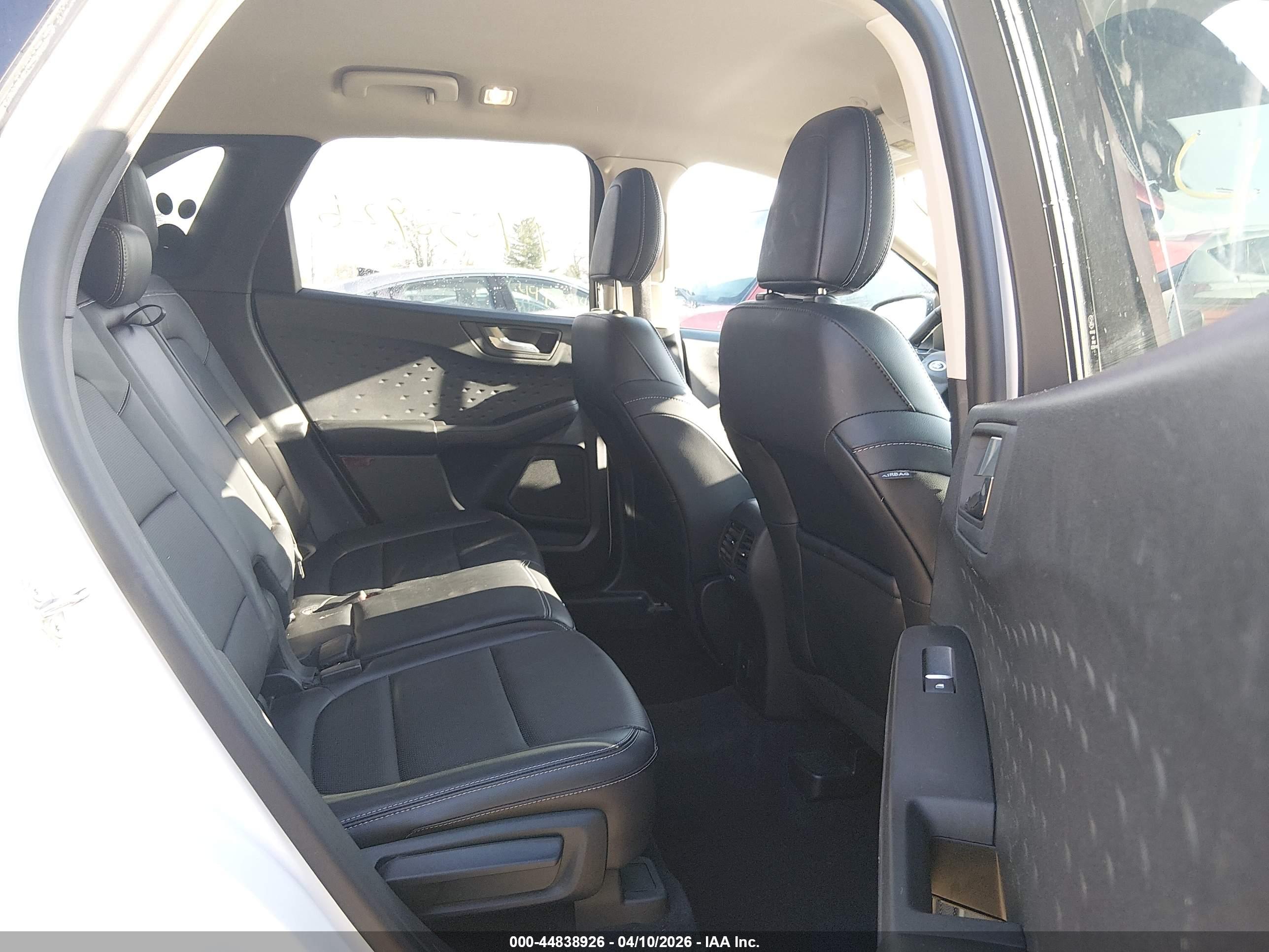 FORD ESCAPE image 8