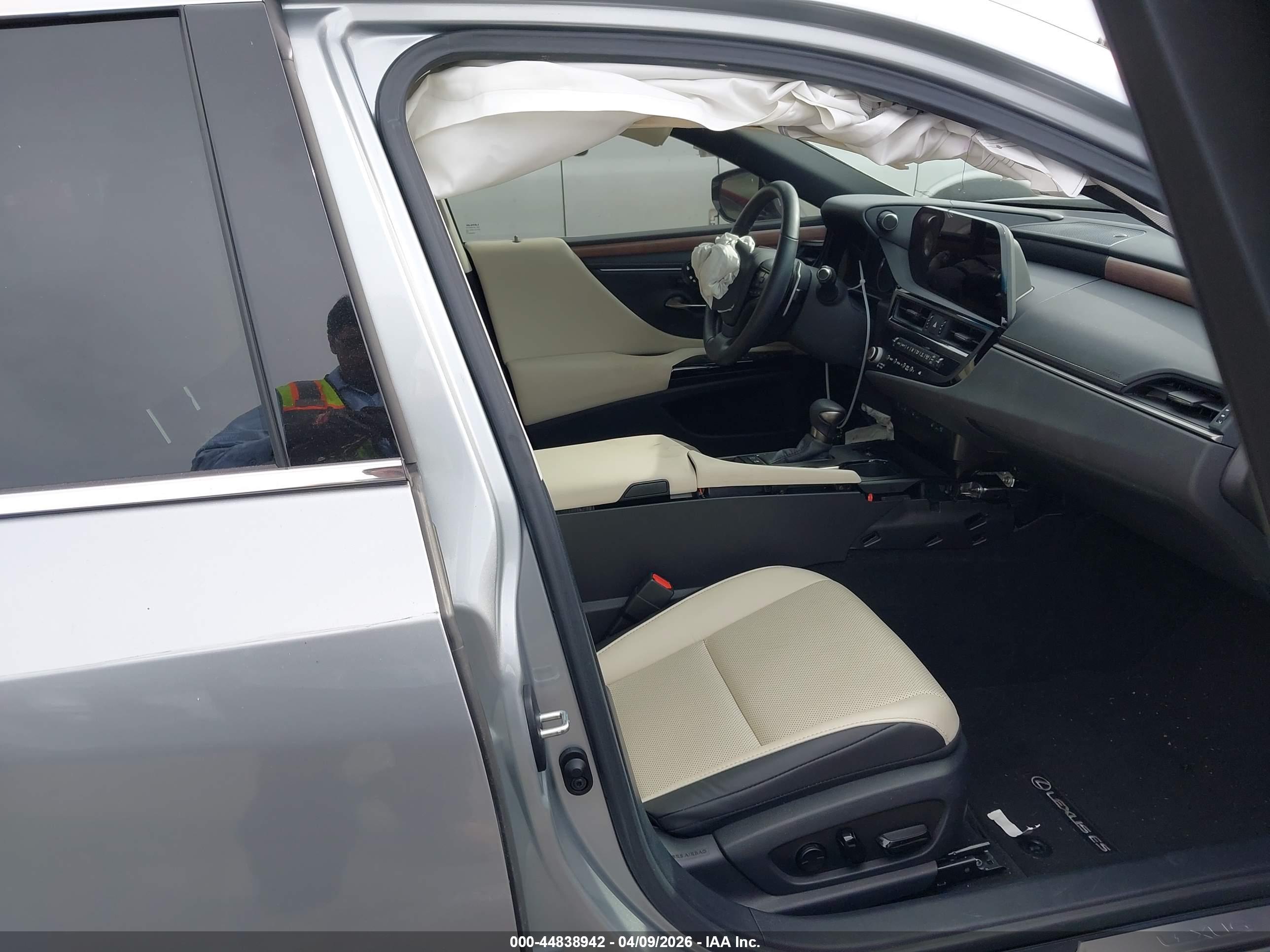 LEXUS ES image 5