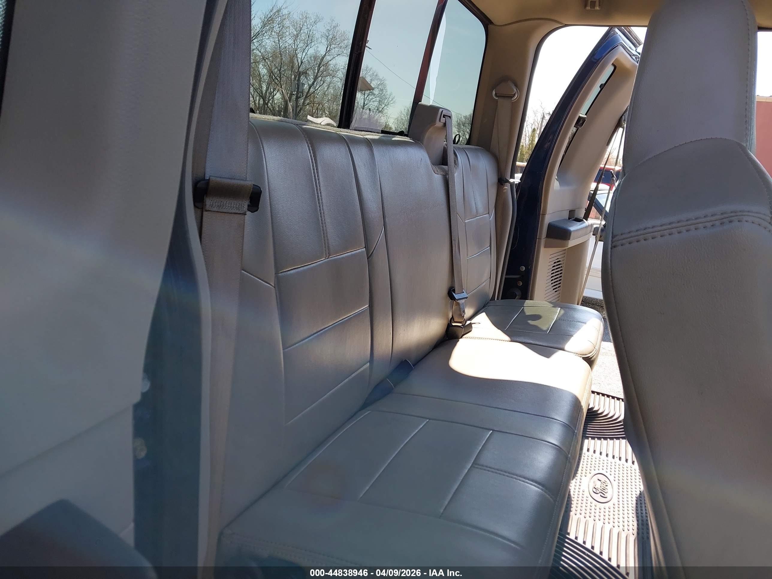 FORD F-350 image 8