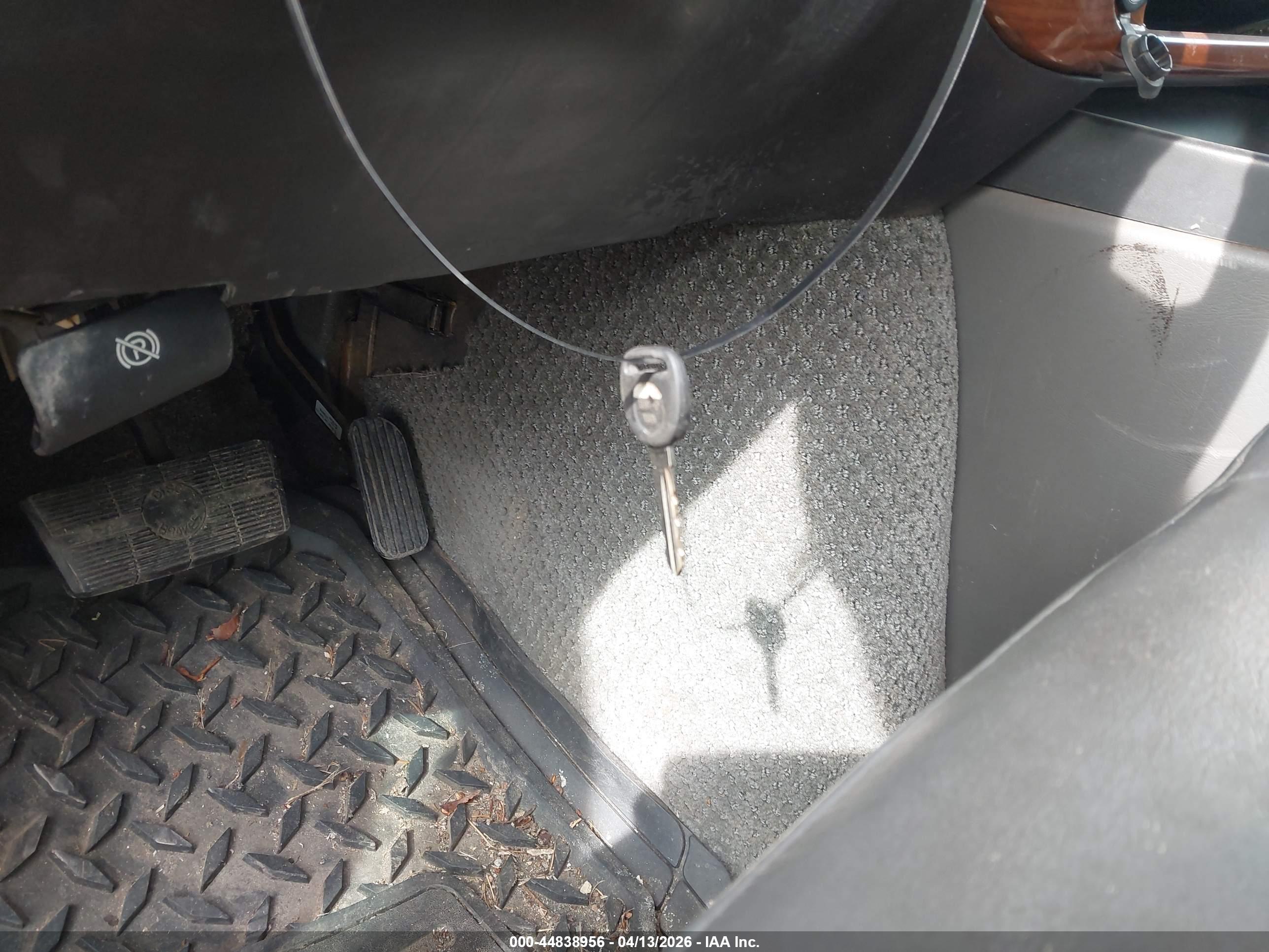 CHEVROLET EXPRESS image 11