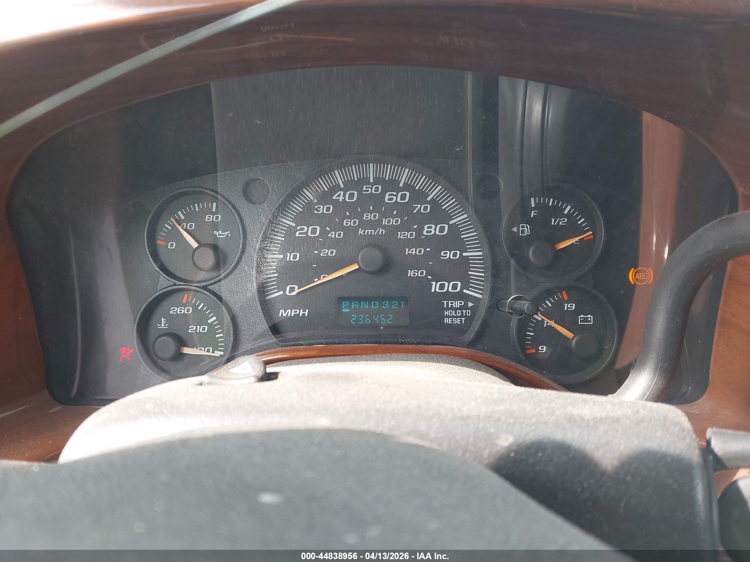 CHEVROLET EXPRESS image 7