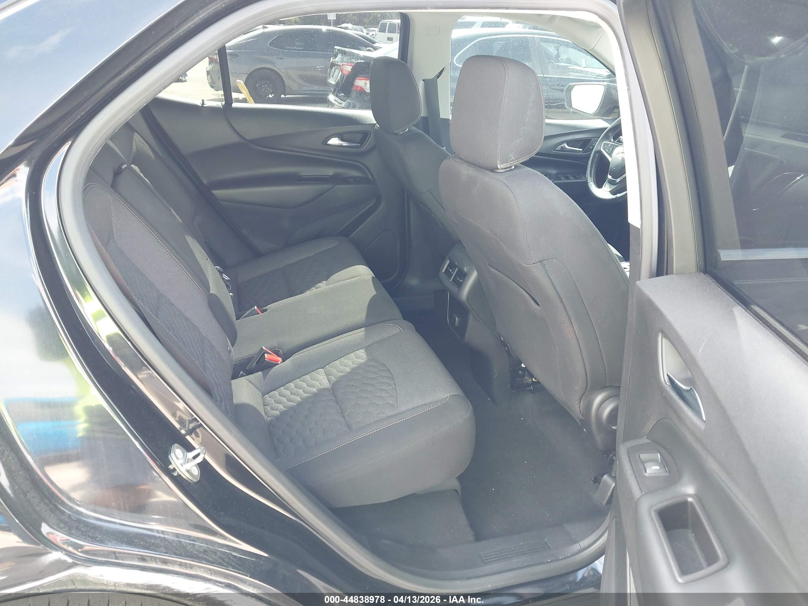CHEVROLET EQUINOX image 8