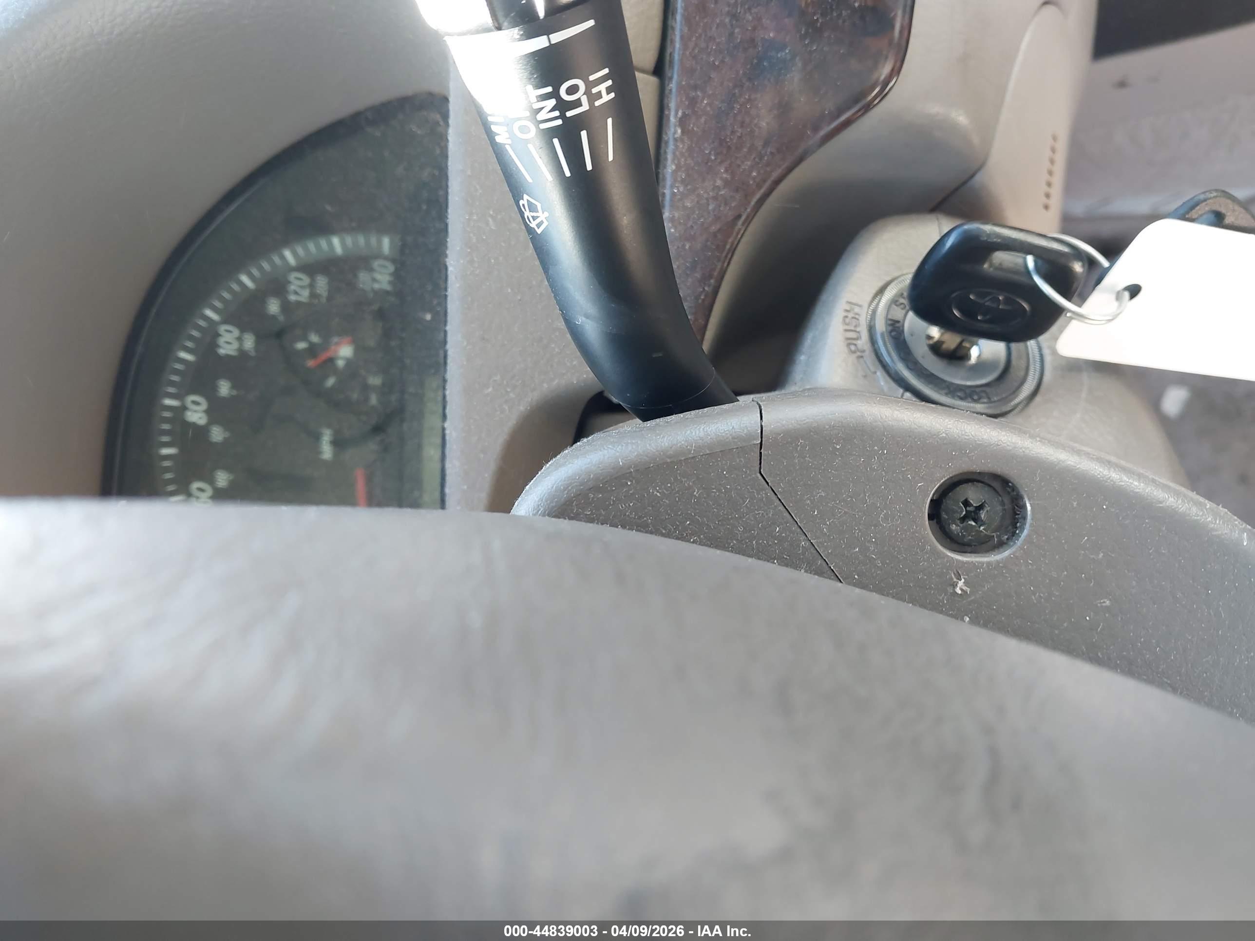 TOYOTA CAMRY image 11