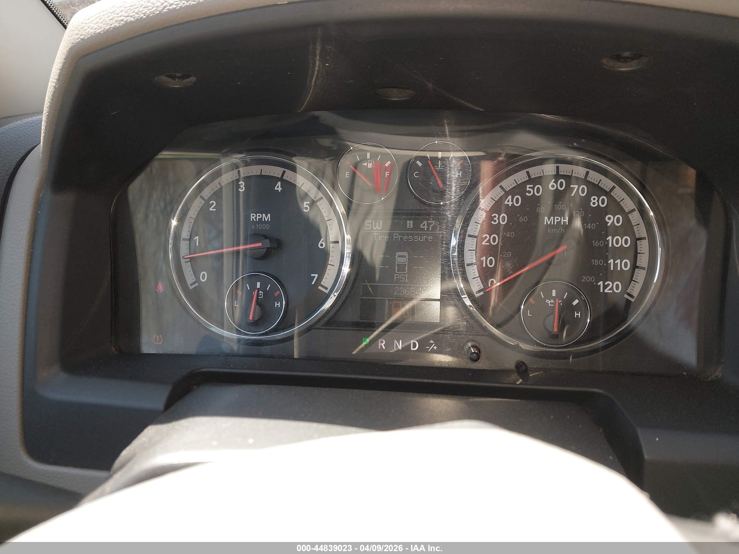 DODGE RAM image 7