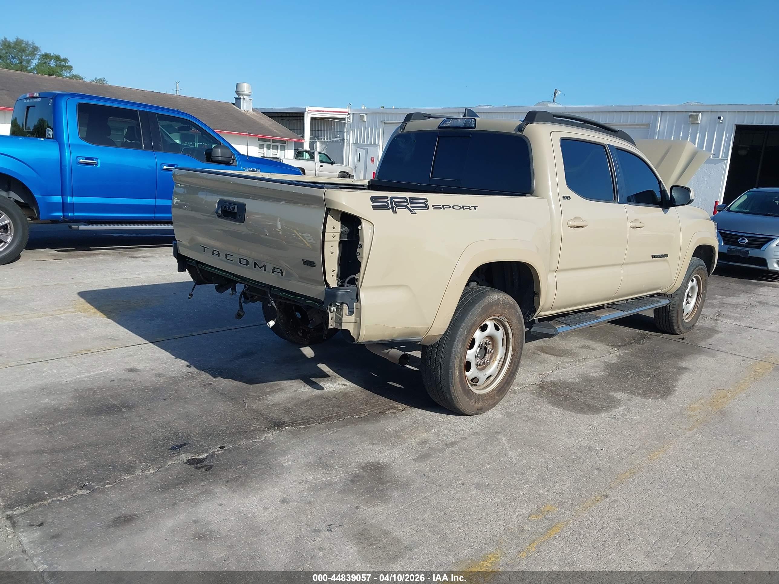 TOYOTA TACOMA image 4