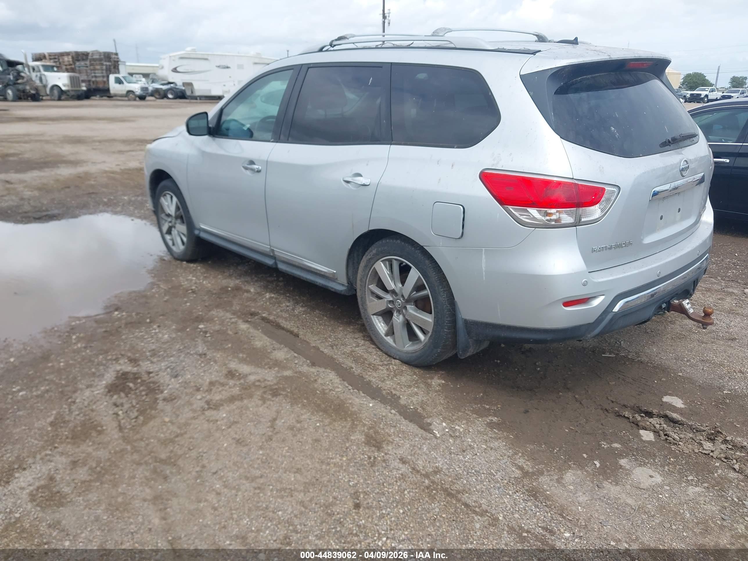 NISSAN PATHFINDER image 3