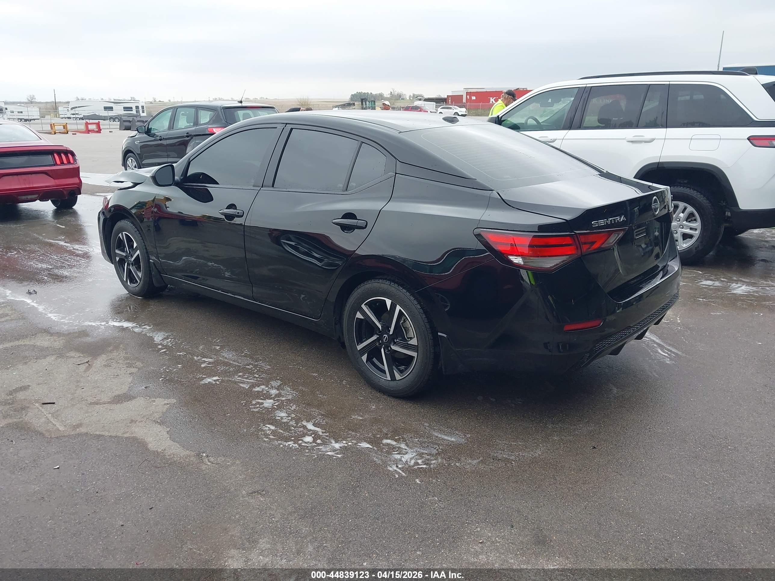 NISSAN SENTRA image 3