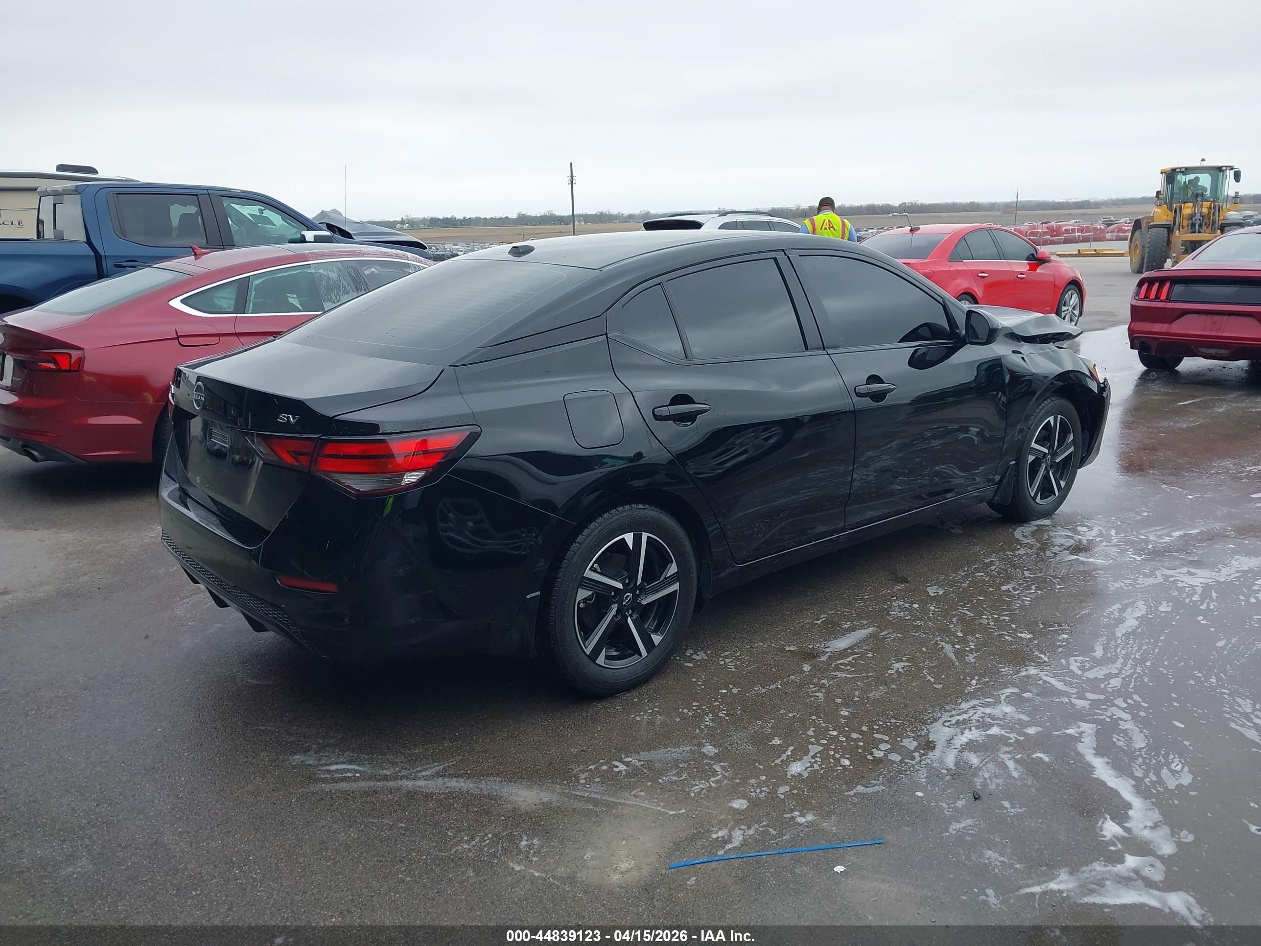 NISSAN SENTRA image 4