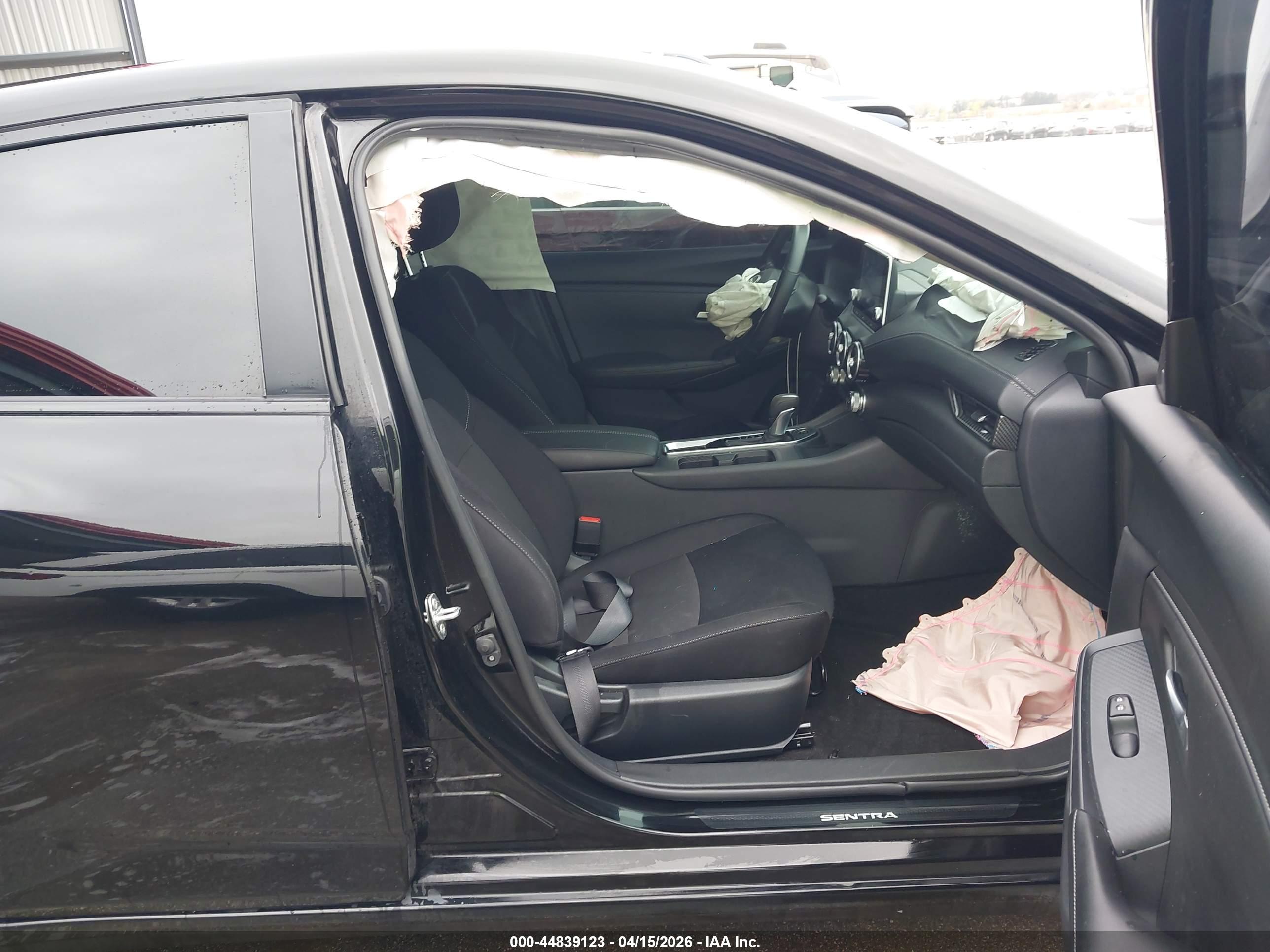 NISSAN SENTRA image 5