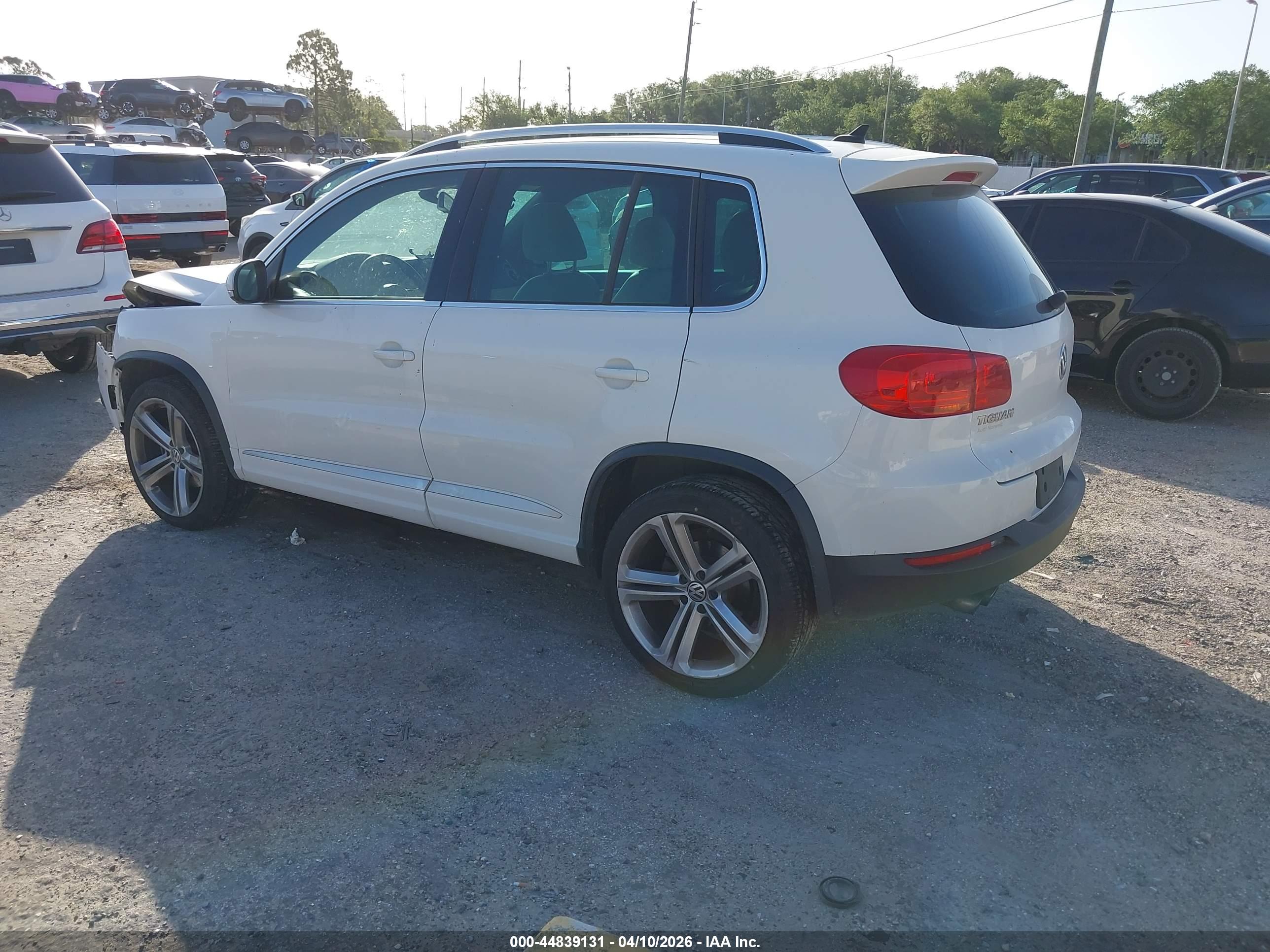 VOLKSWAGEN TIGUAN image 3
