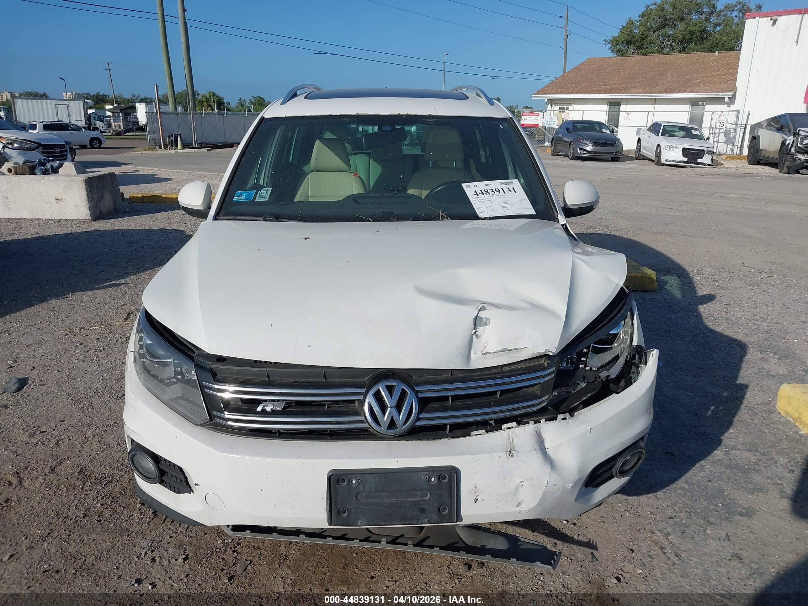 VOLKSWAGEN TIGUAN image 6