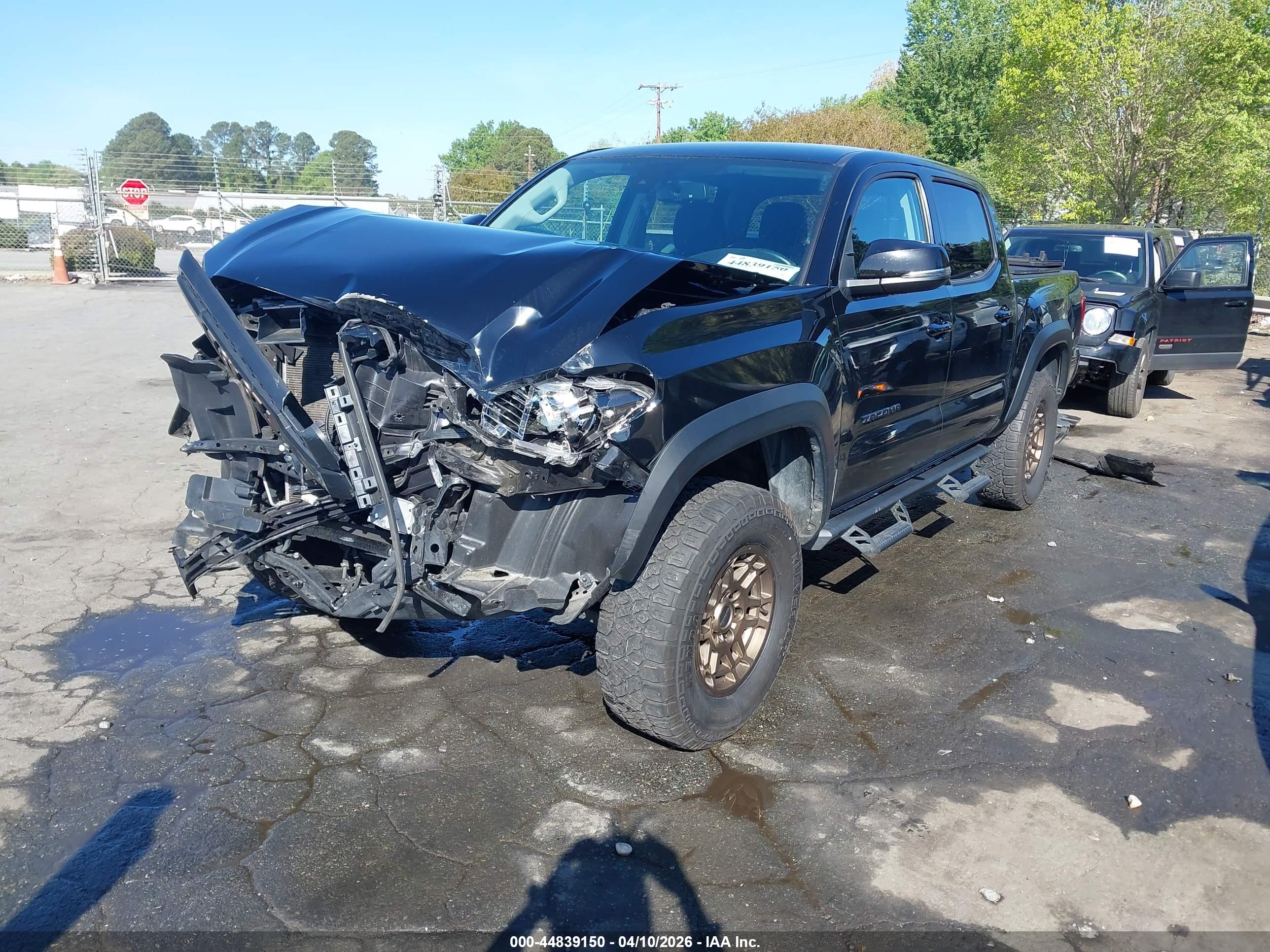 TOYOTA TACOMA image 2