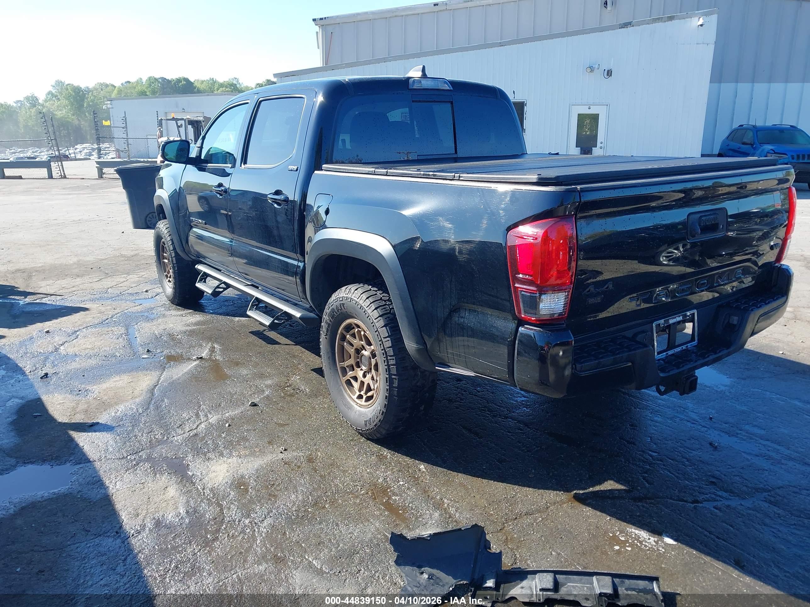 TOYOTA TACOMA image 3