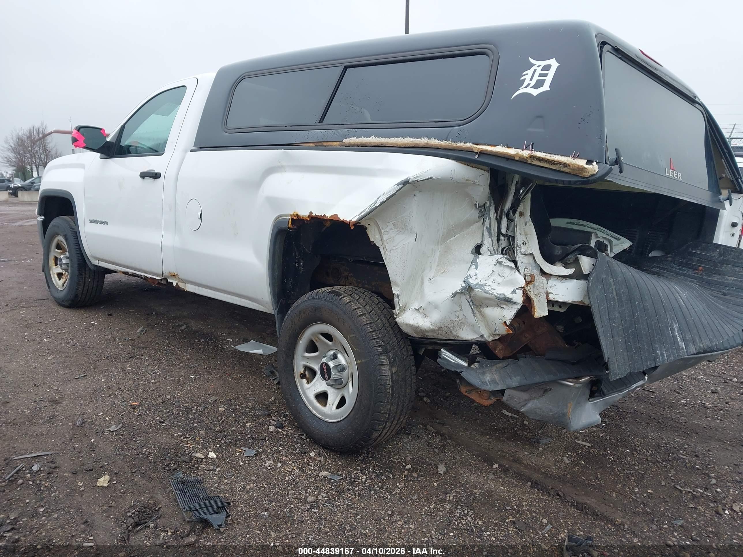 GMC SIERRA image 3