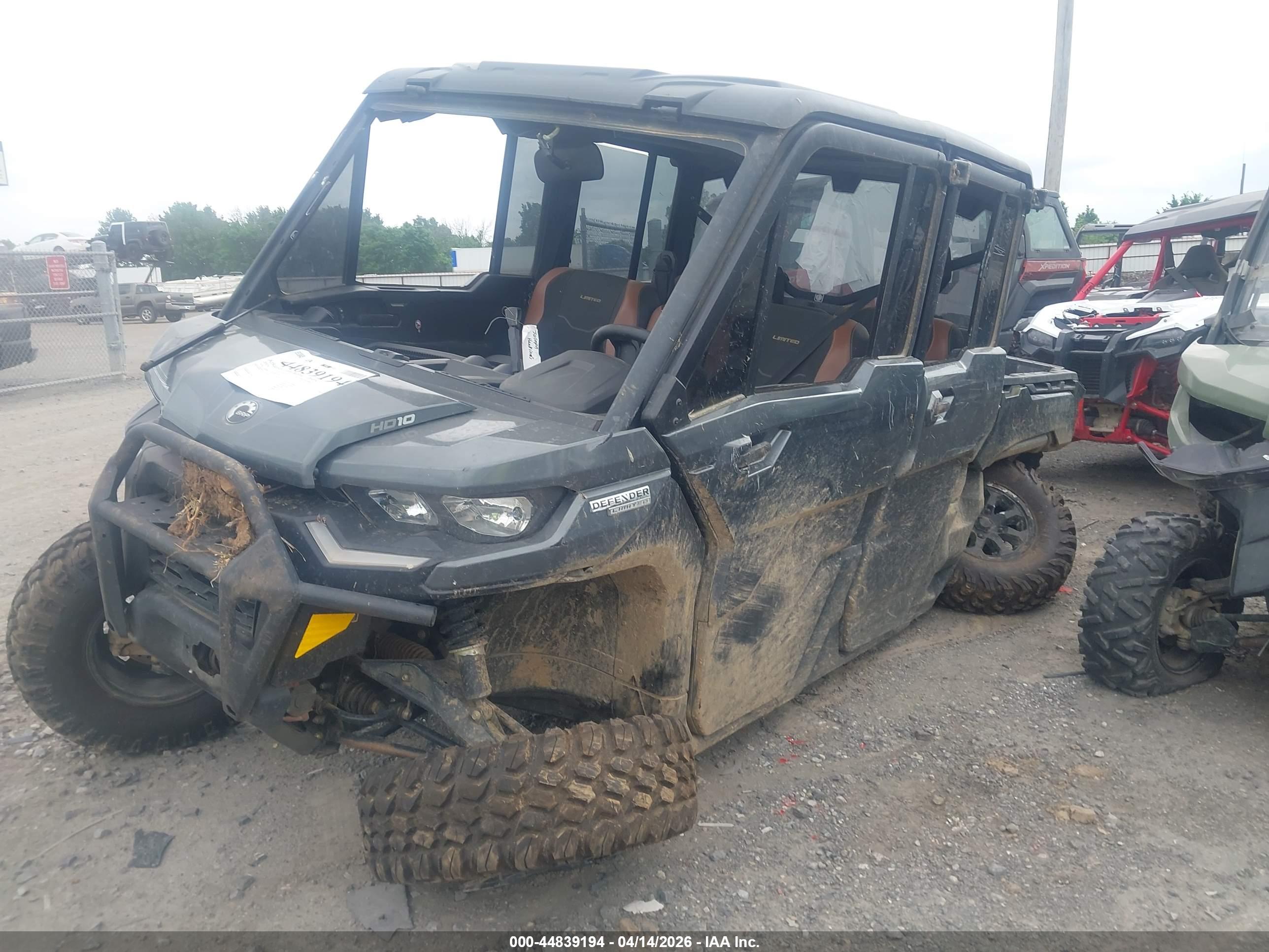 CAN-AM DEFENDER image 2
