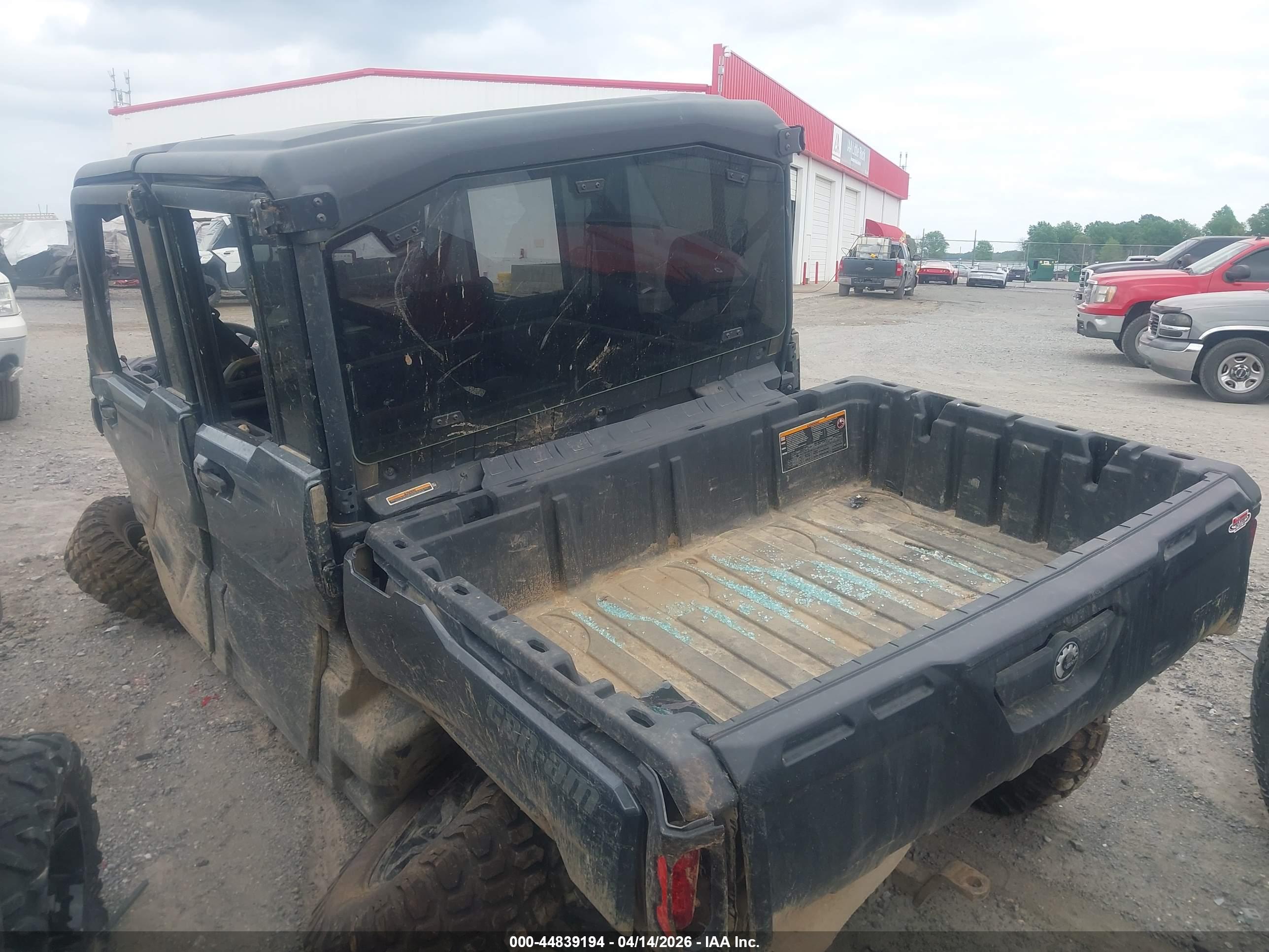 CAN-AM DEFENDER image 3