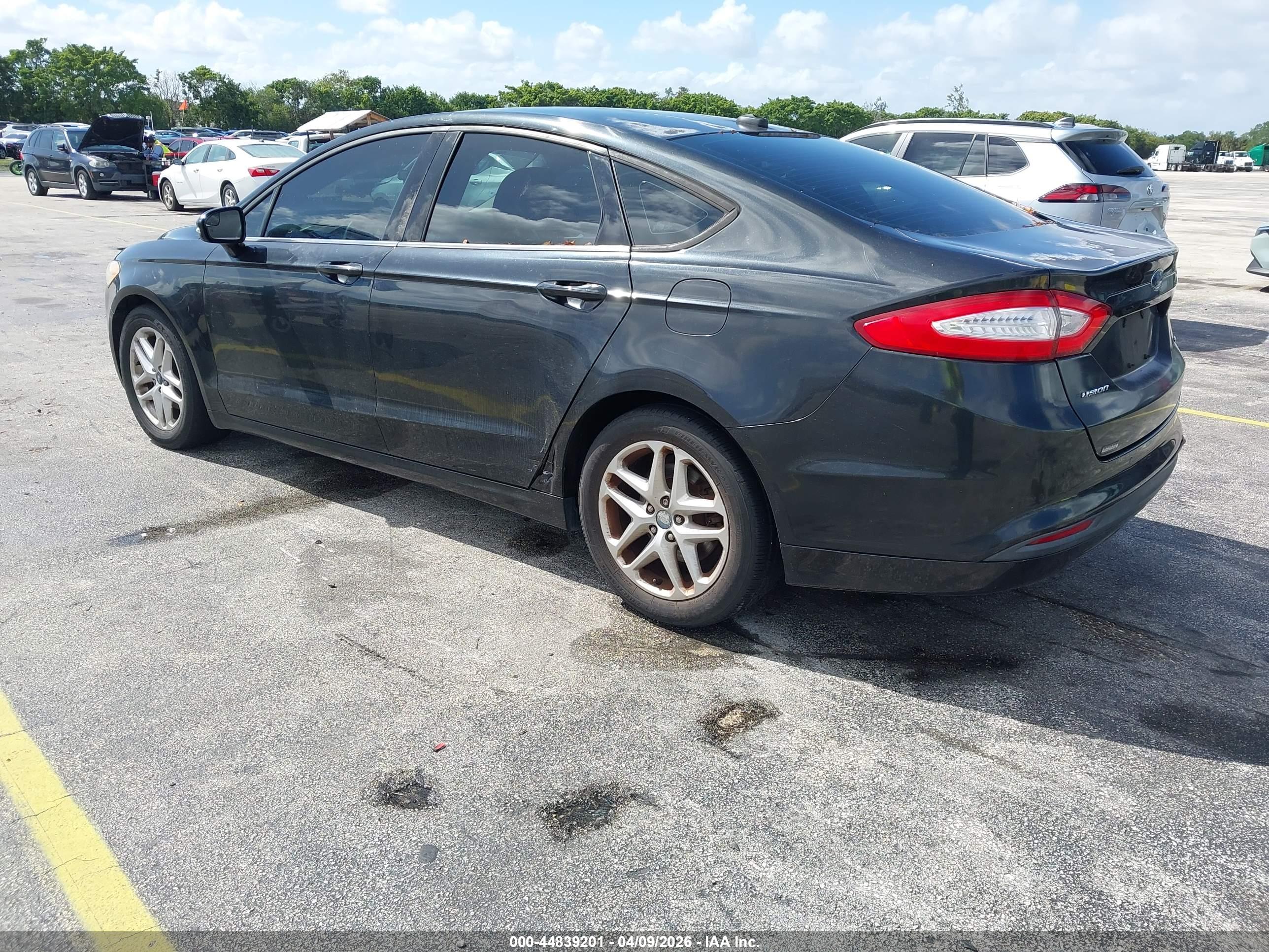FORD FUSION image 3