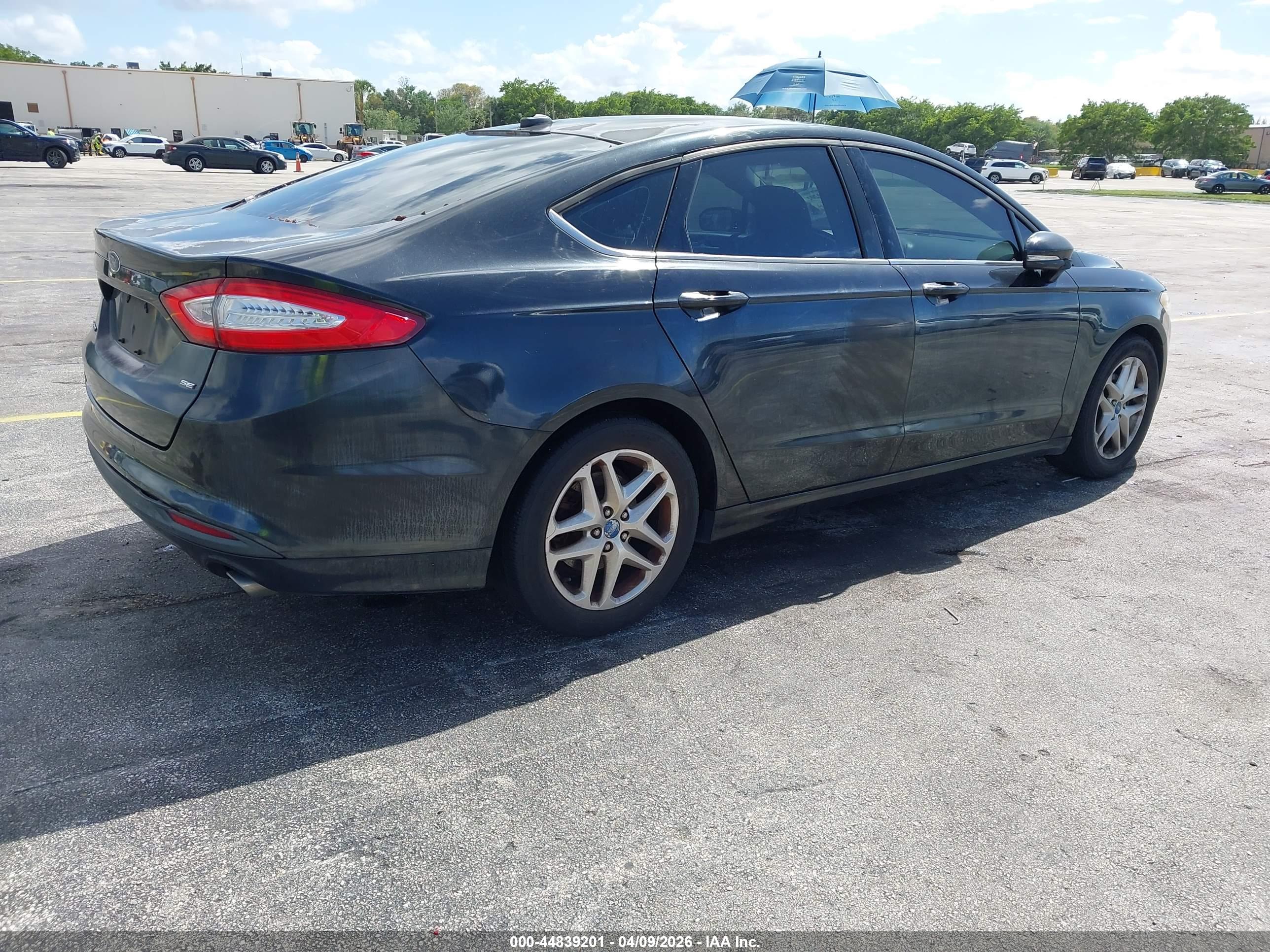 FORD FUSION image 4