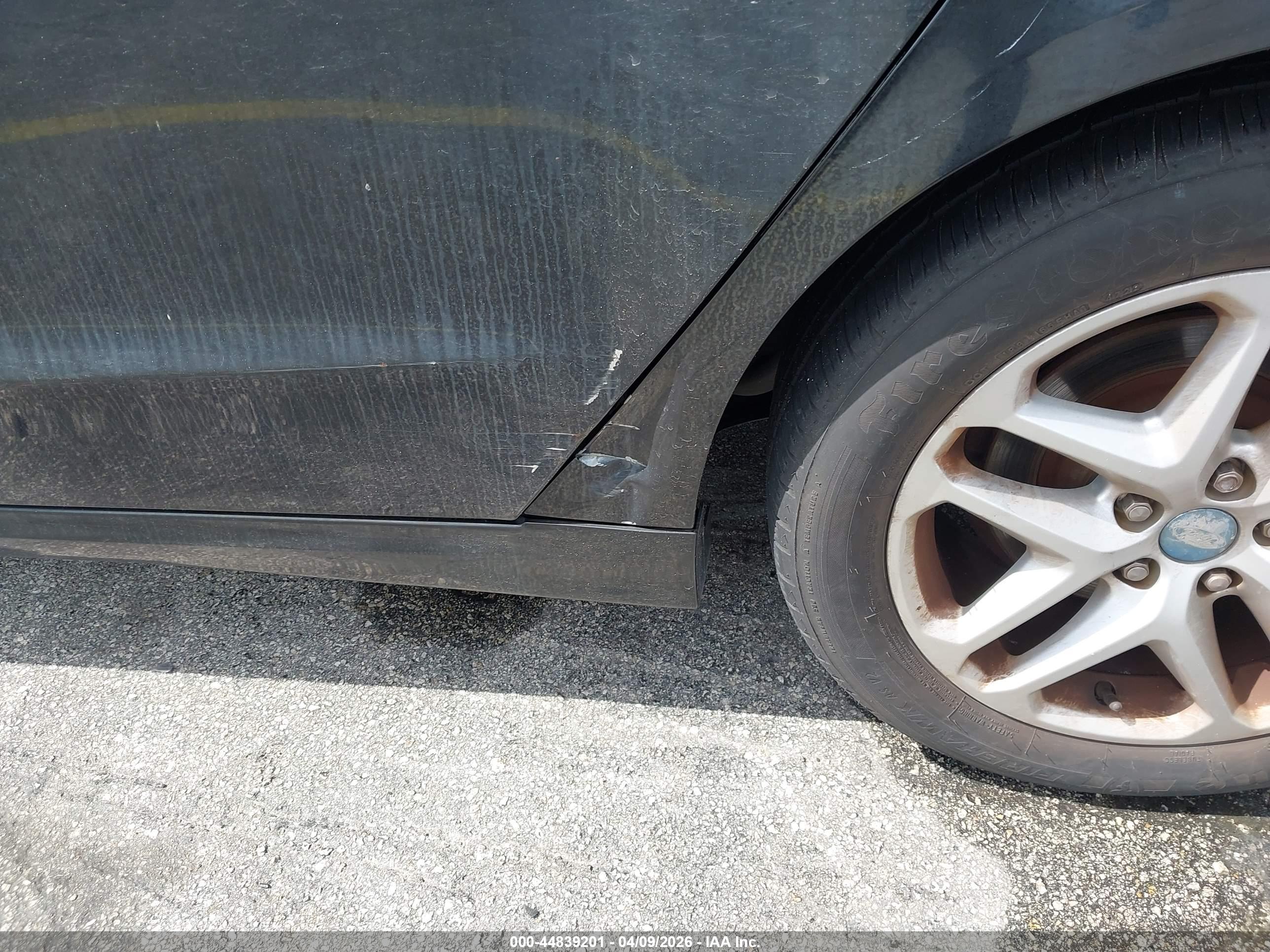 FORD FUSION image 6