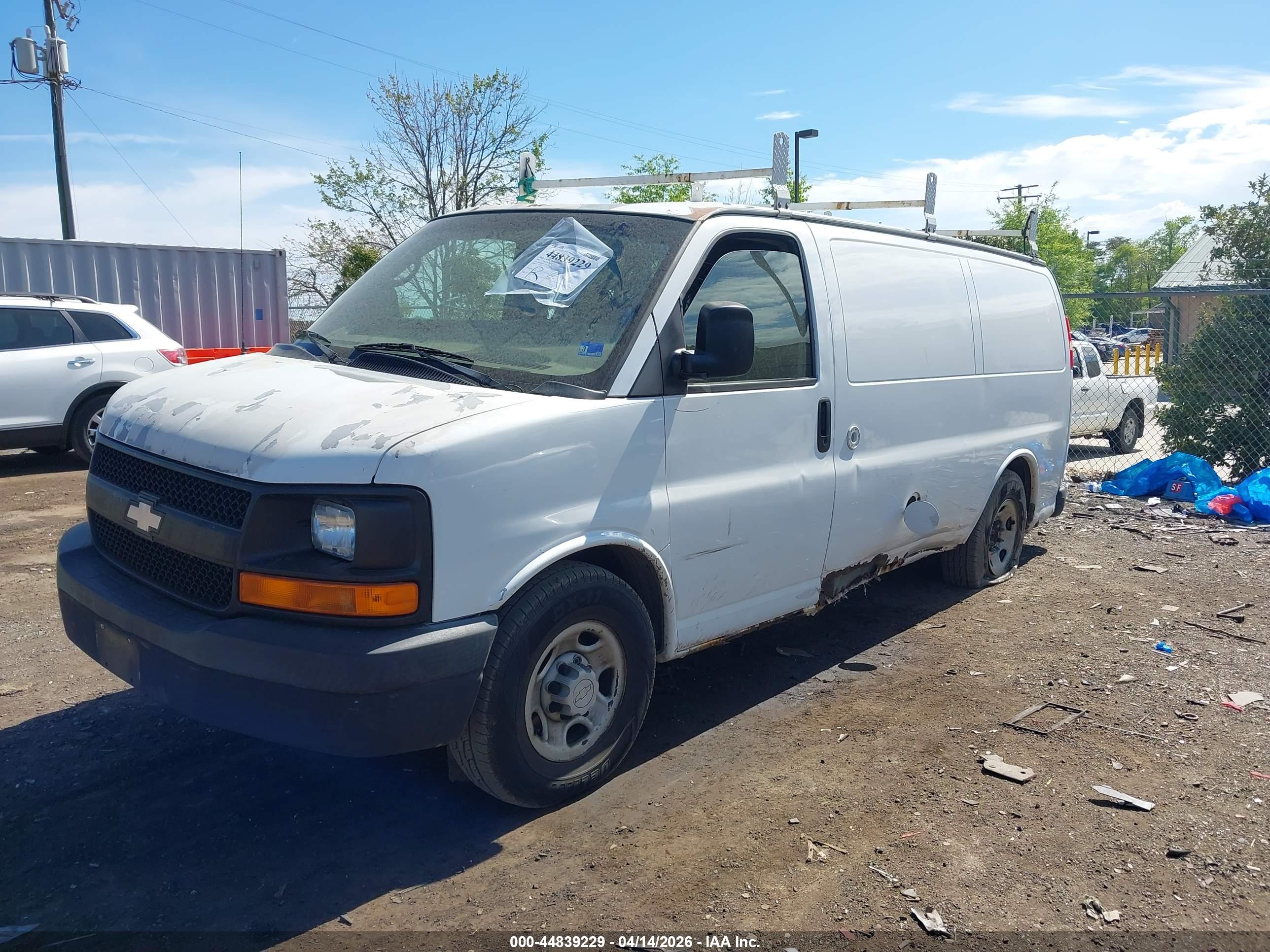 CHEVROLET EXPRESS image 2