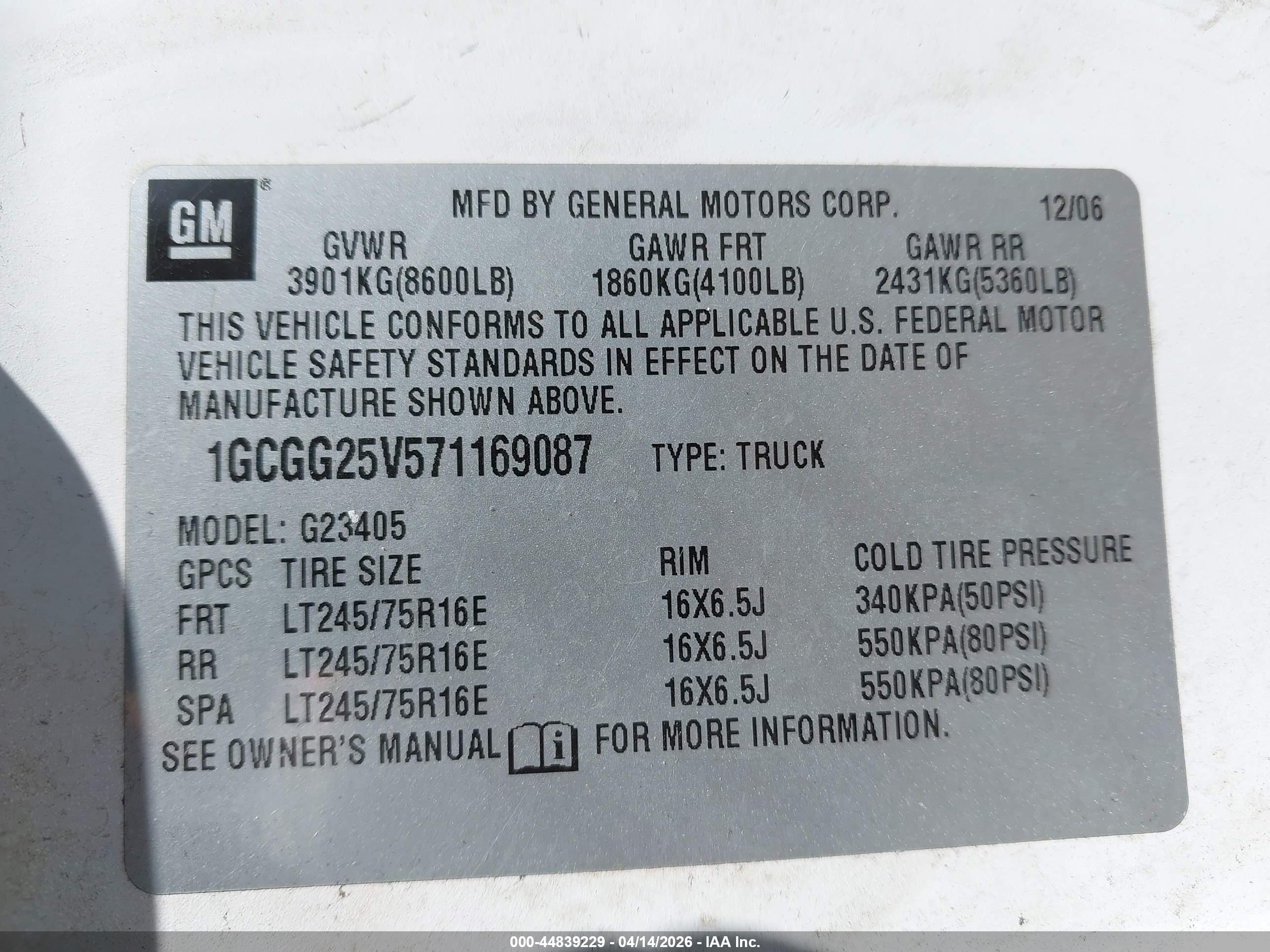 CHEVROLET EXPRESS image 9