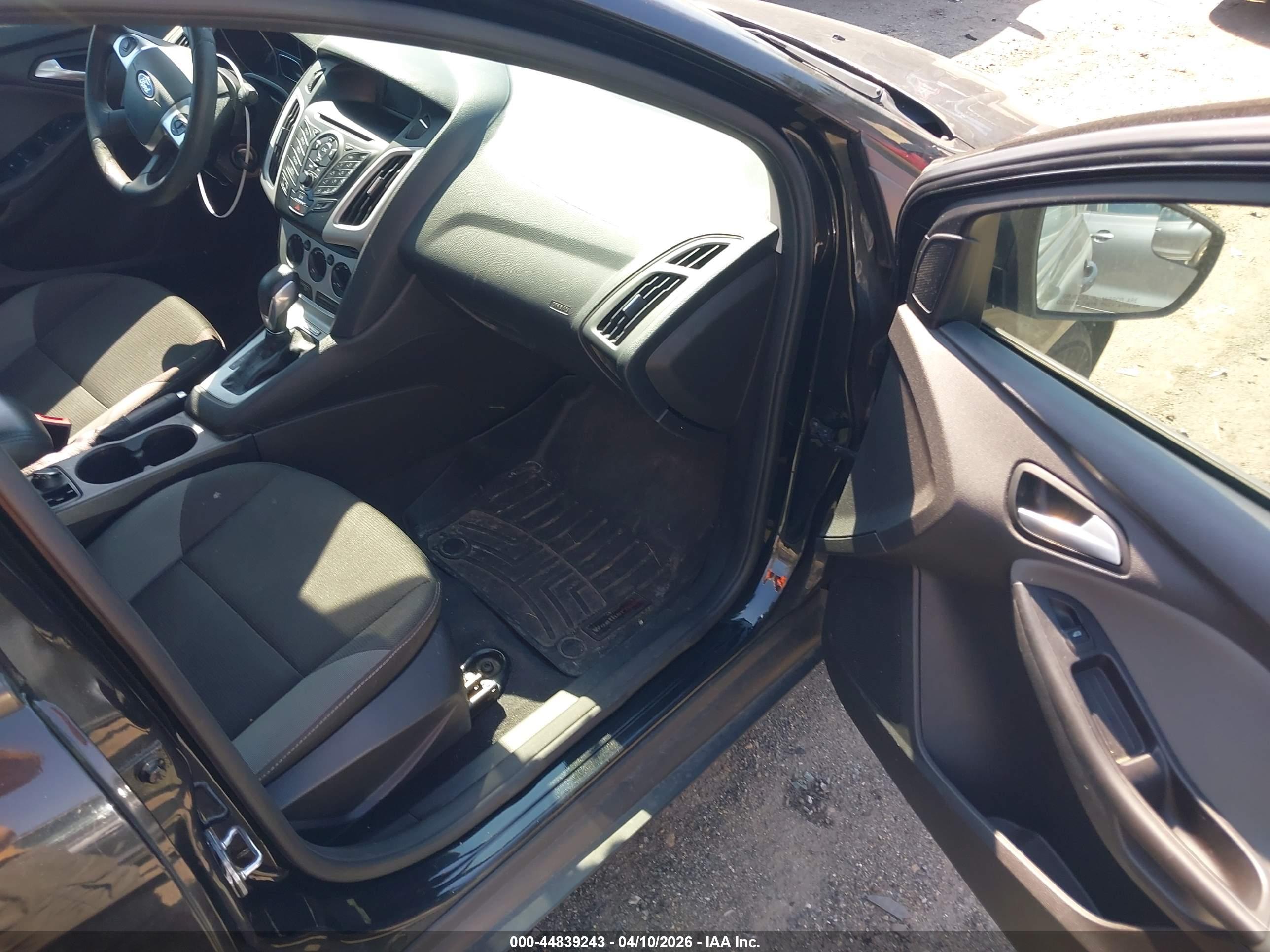 FORD FOCUS image 5