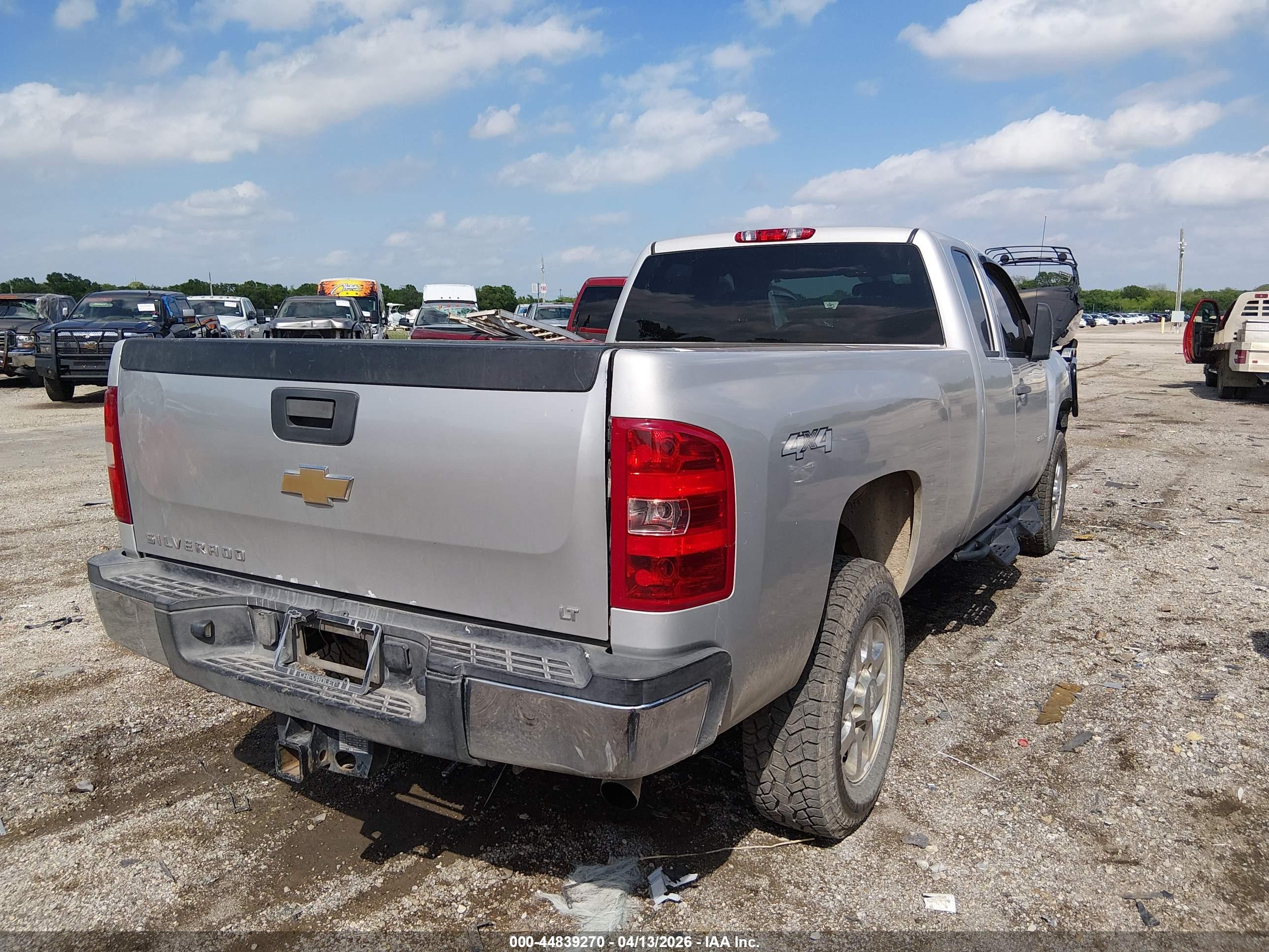 CHEVROLET SILVERADO image 4