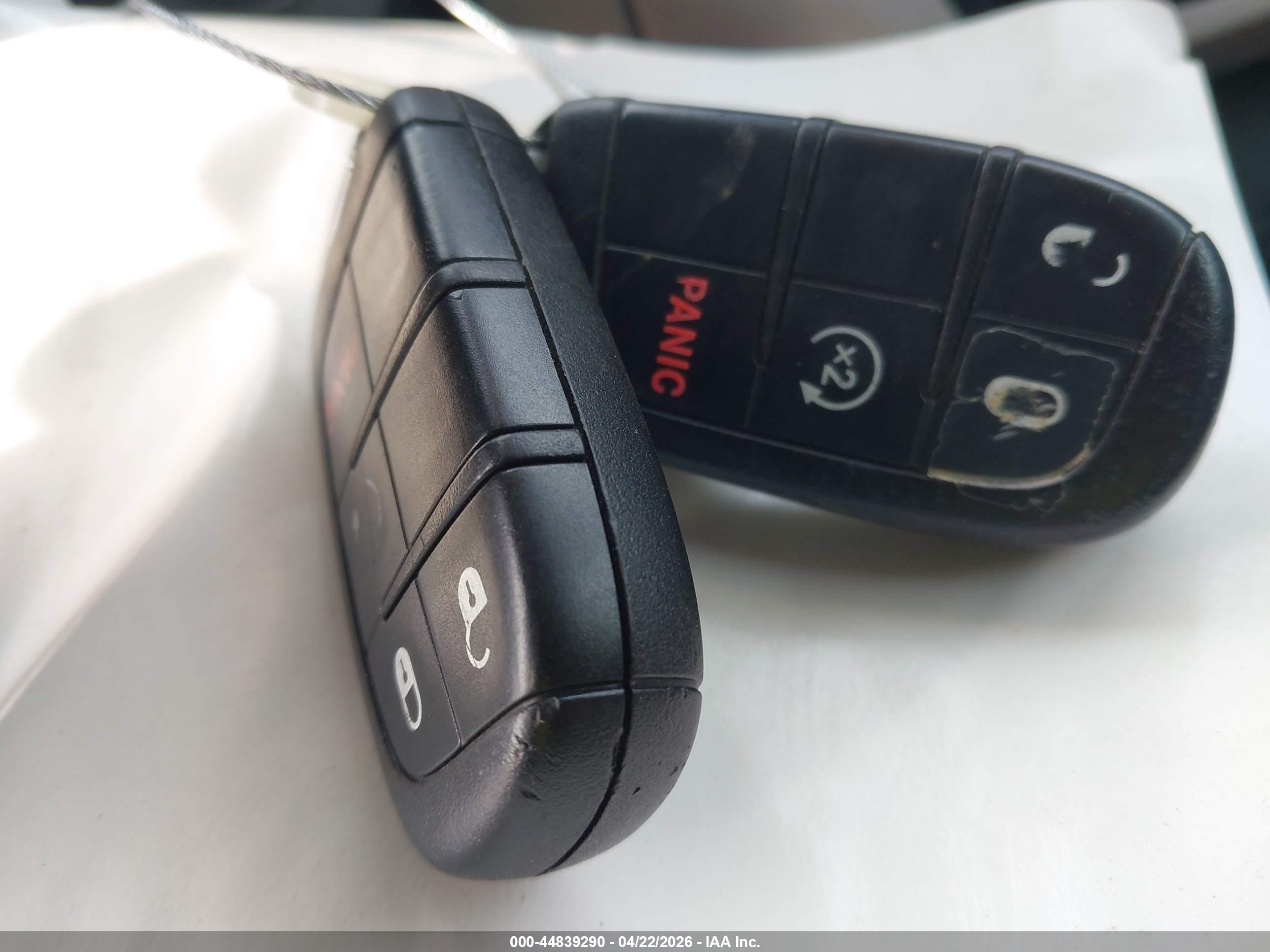 JEEP RENEGADE image 11