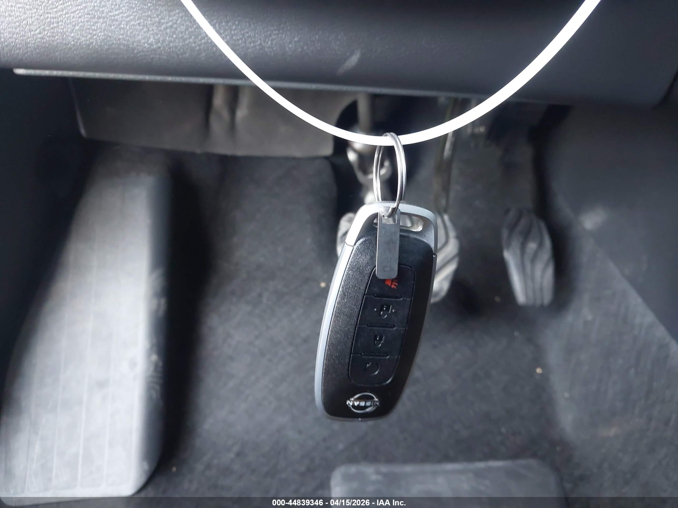 NISSAN KICKS image 11