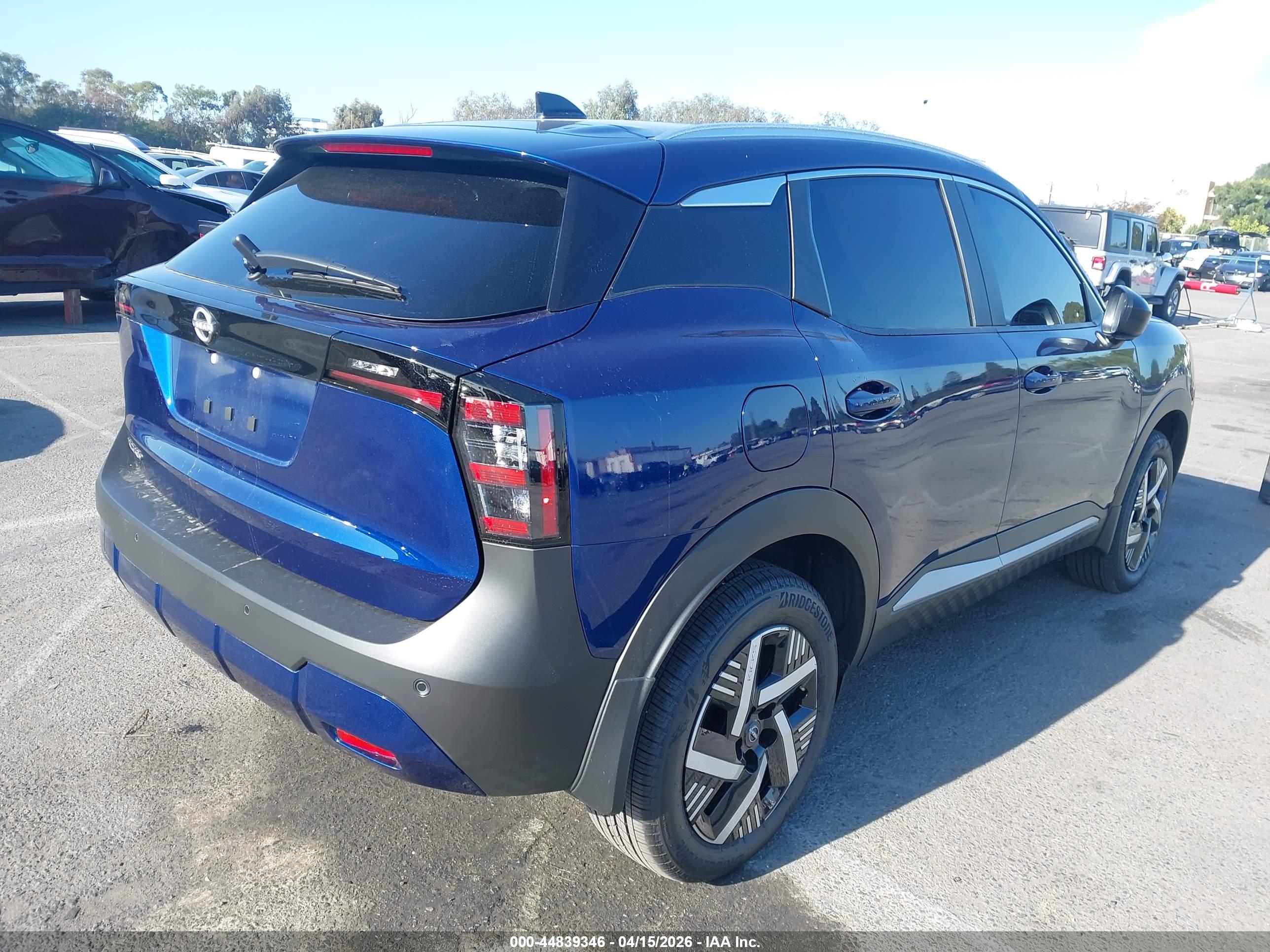 NISSAN KICKS image 4