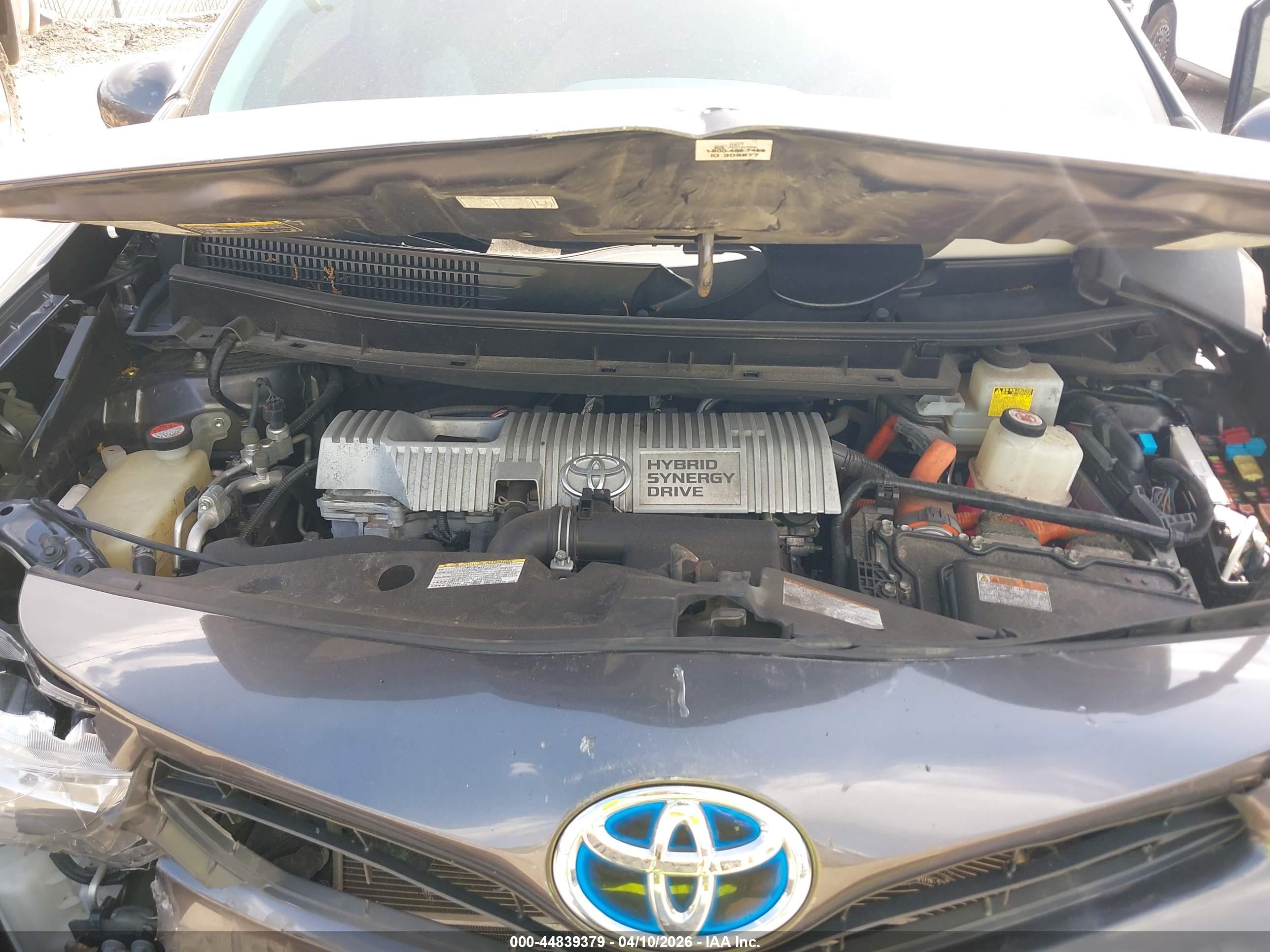 TOYOTA PRIUS image 10