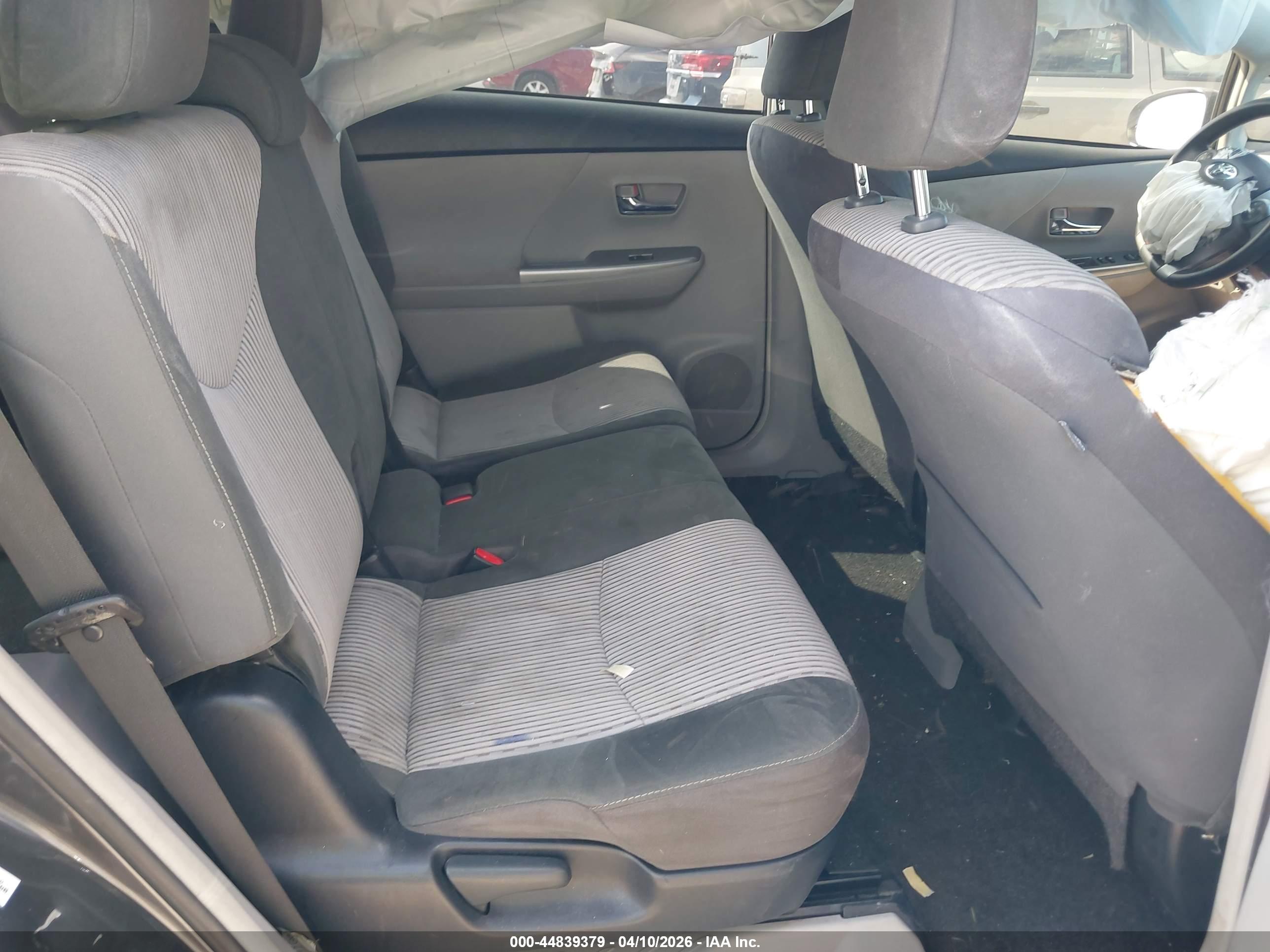 TOYOTA PRIUS image 8