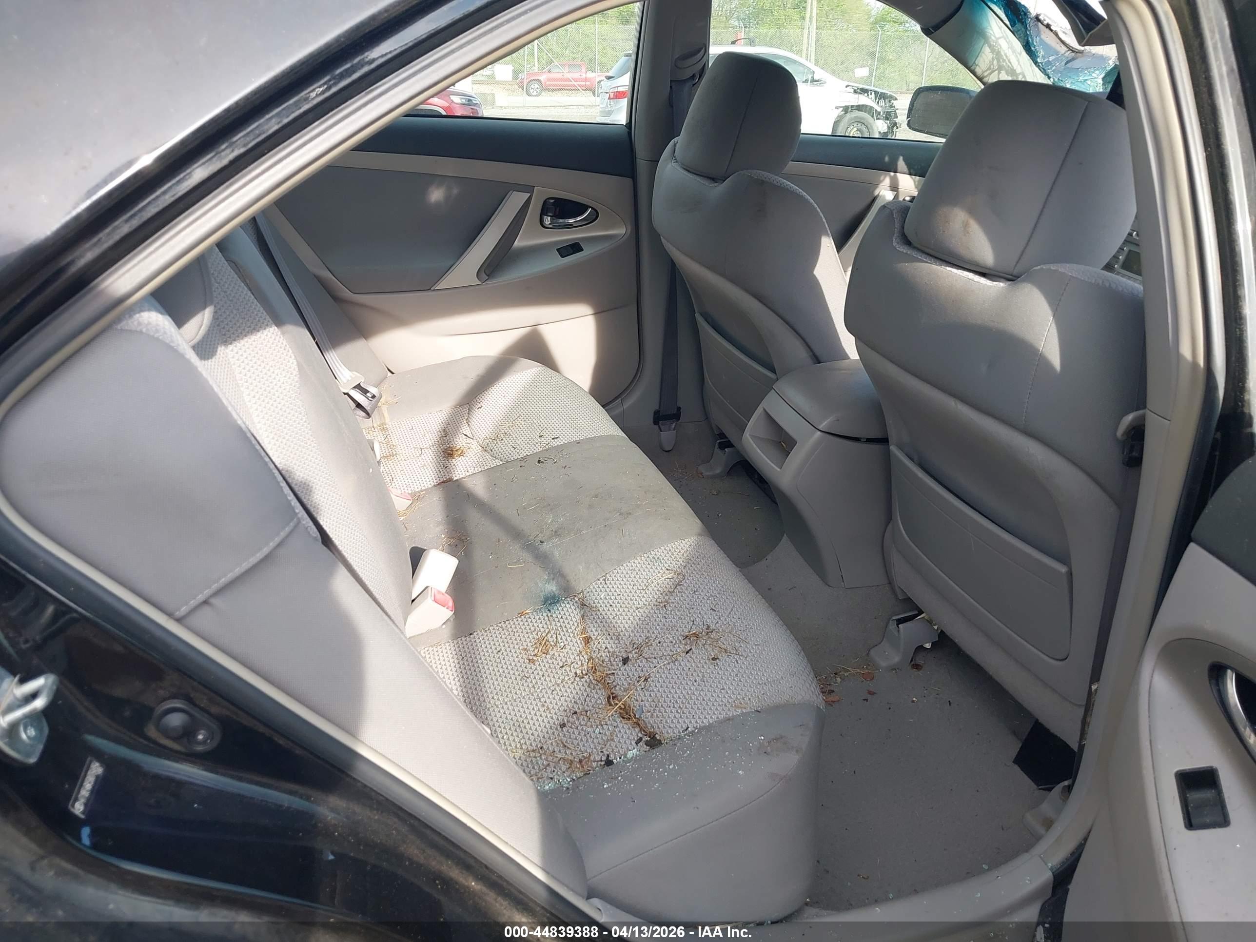 TOYOTA CAMRY image 8