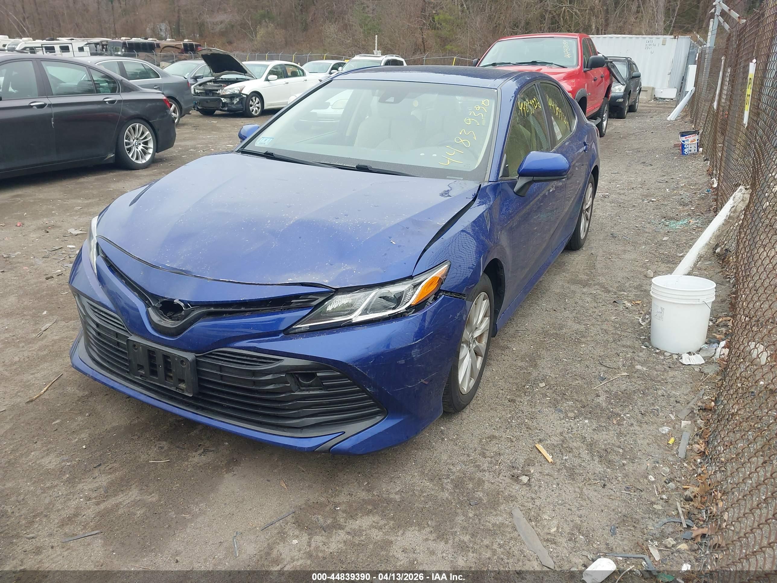 TOYOTA CAMRY image 2