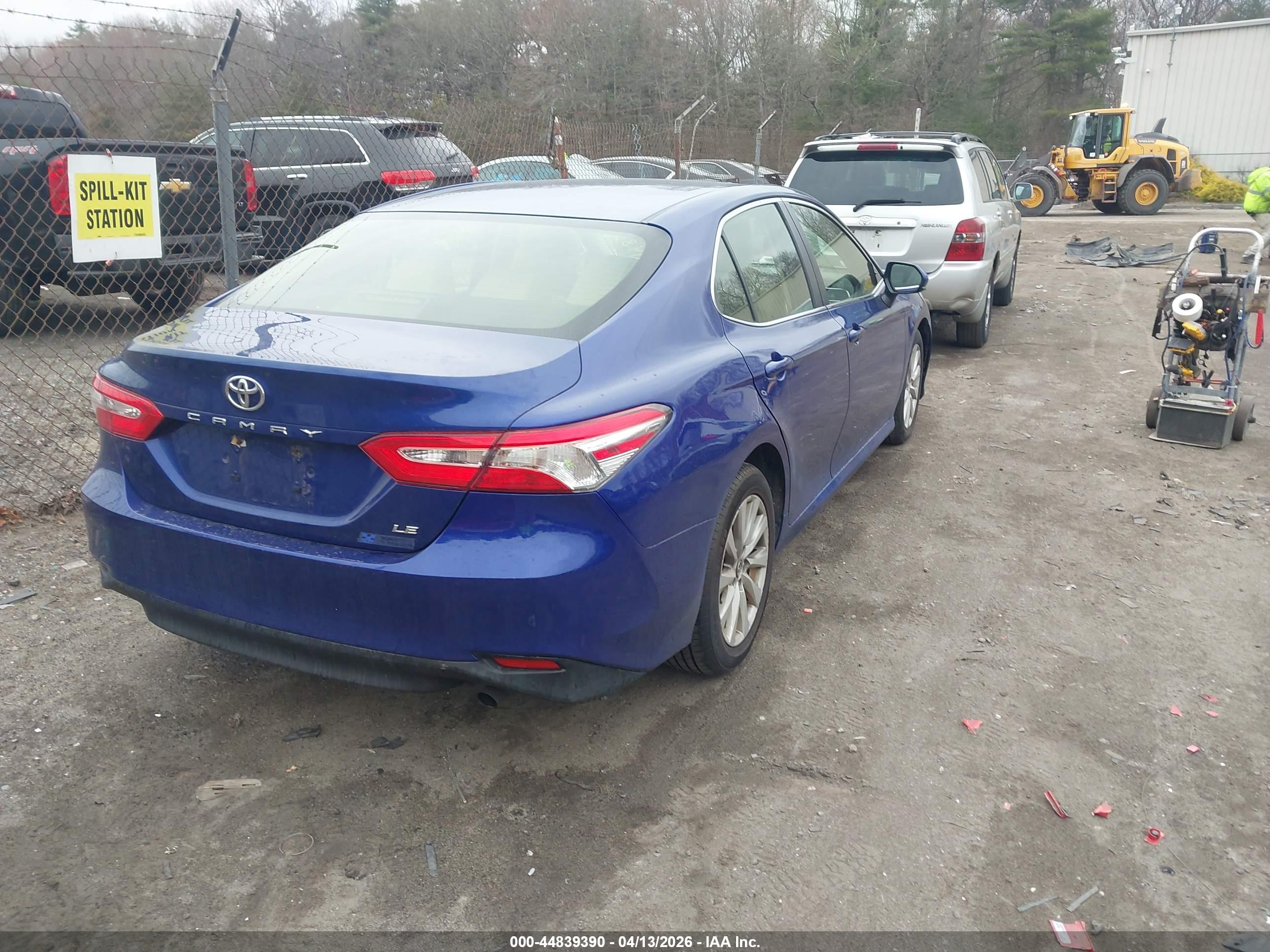 TOYOTA CAMRY image 4