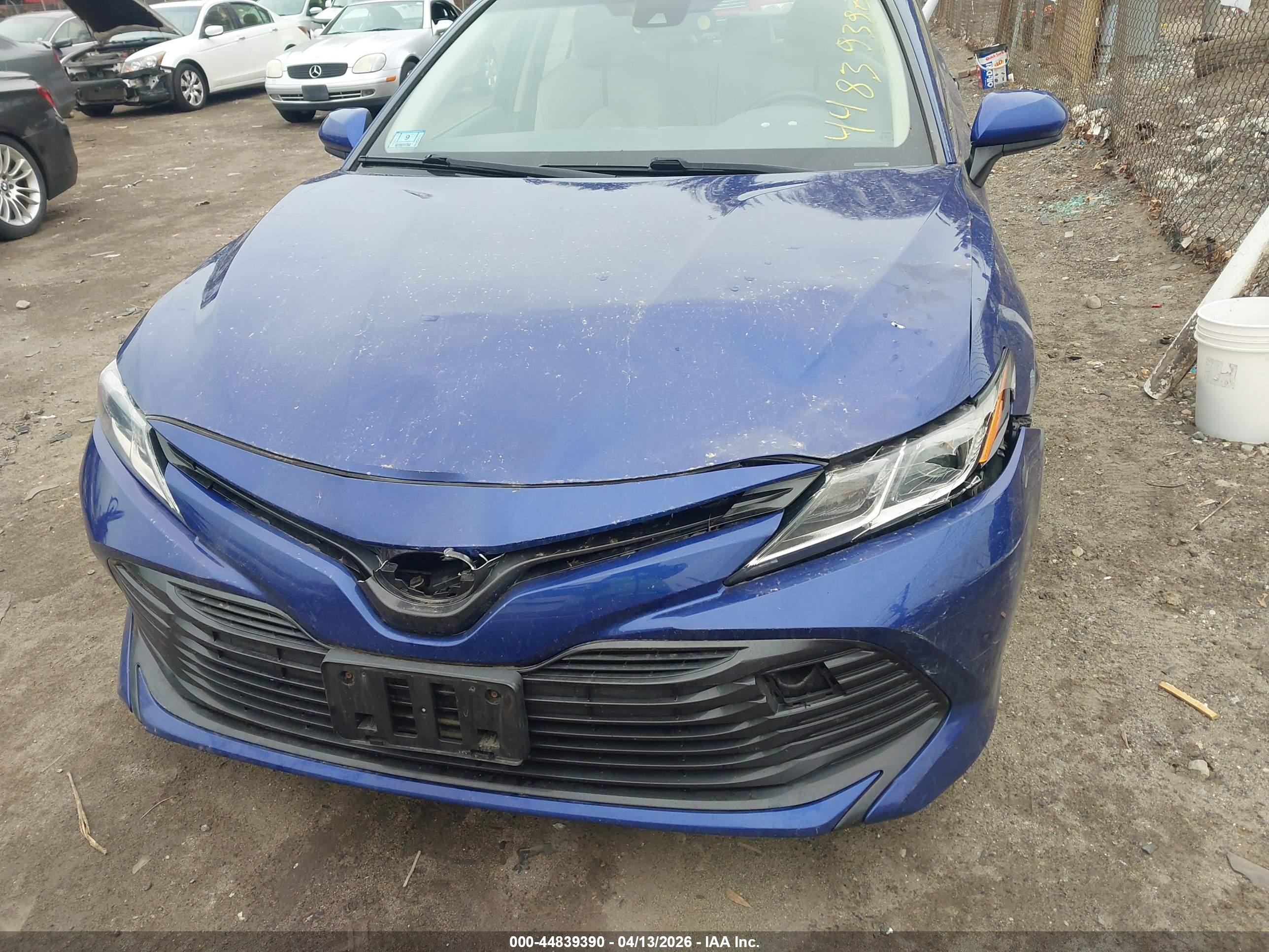TOYOTA CAMRY image 6