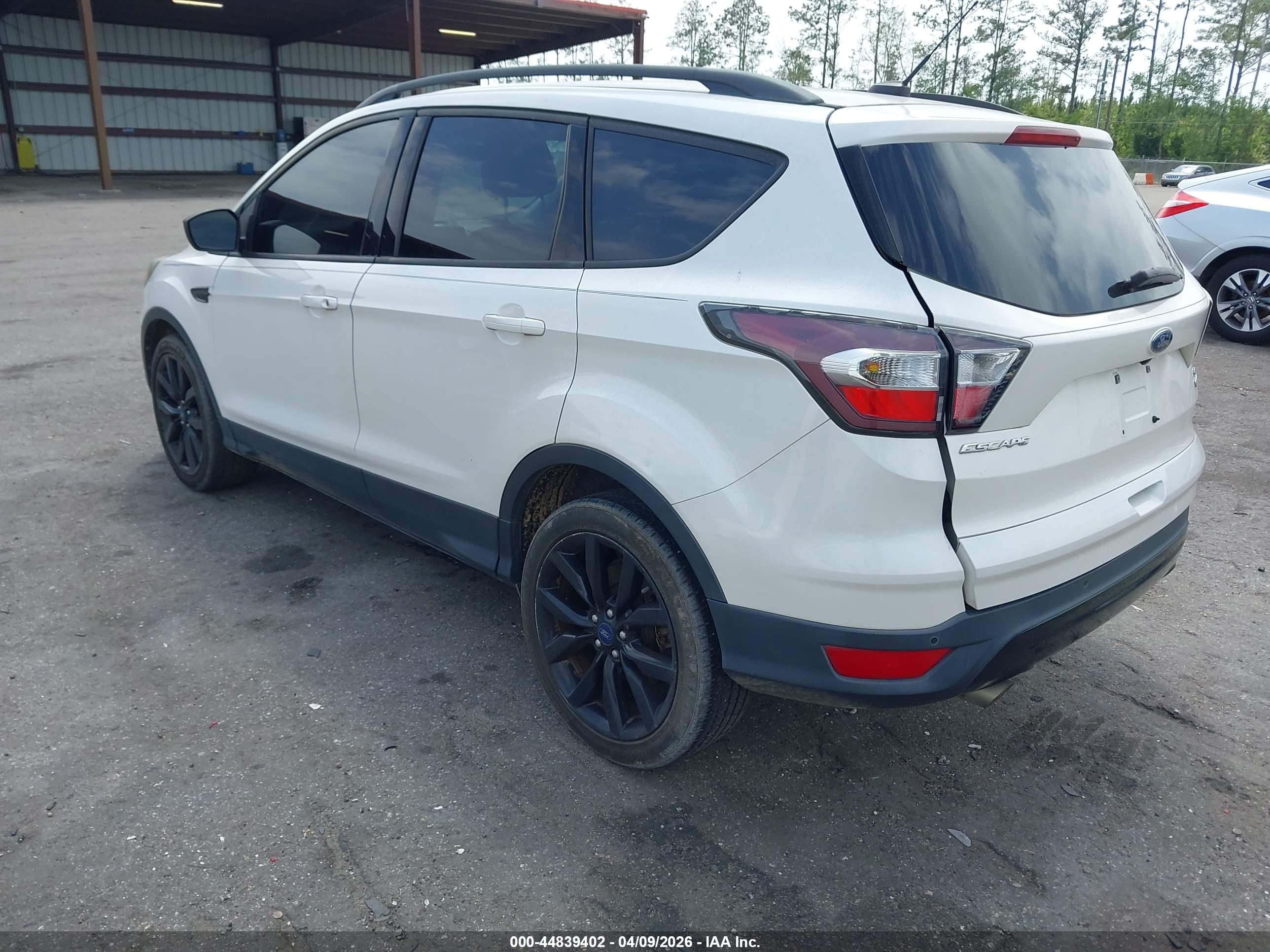 FORD ESCAPE image 3