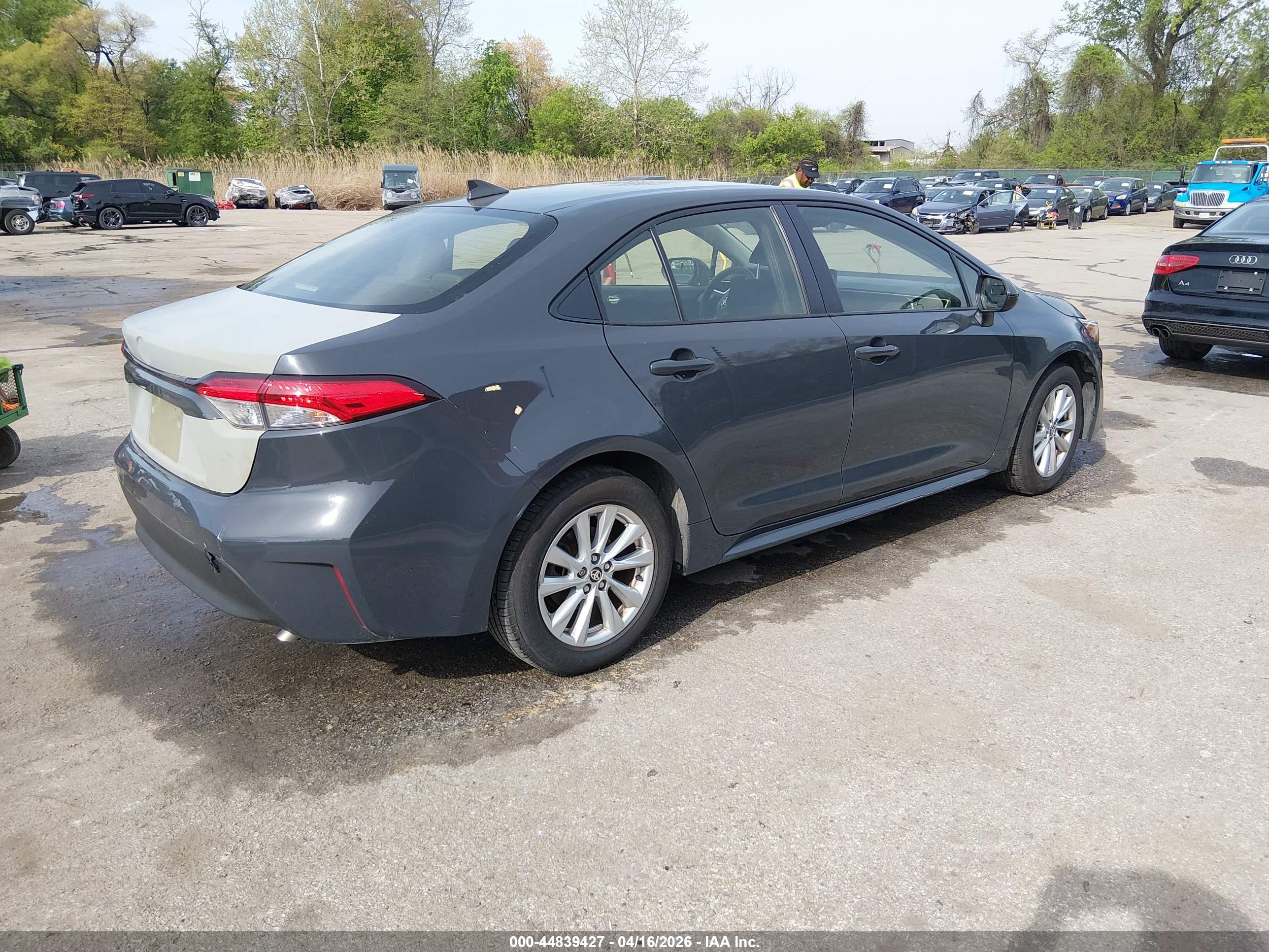 TOYOTA COROLLA image 4