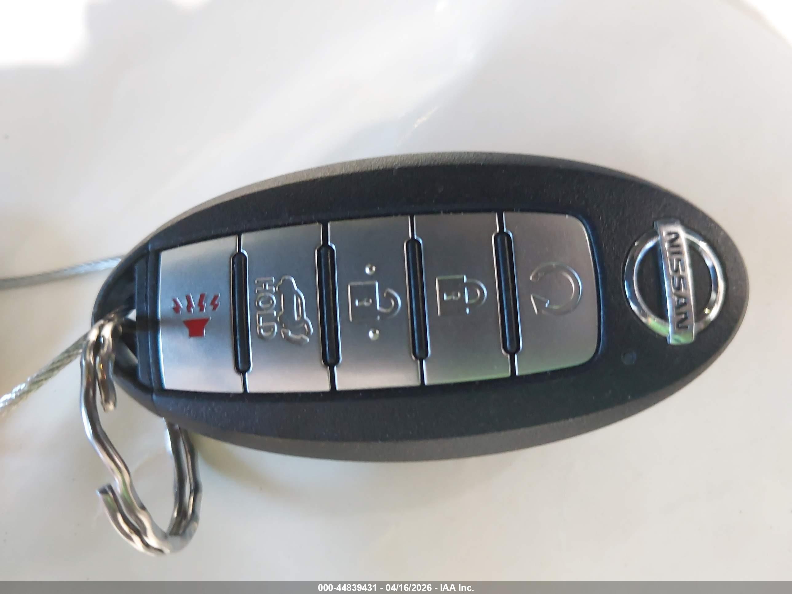 NISSAN ROGUE image 11